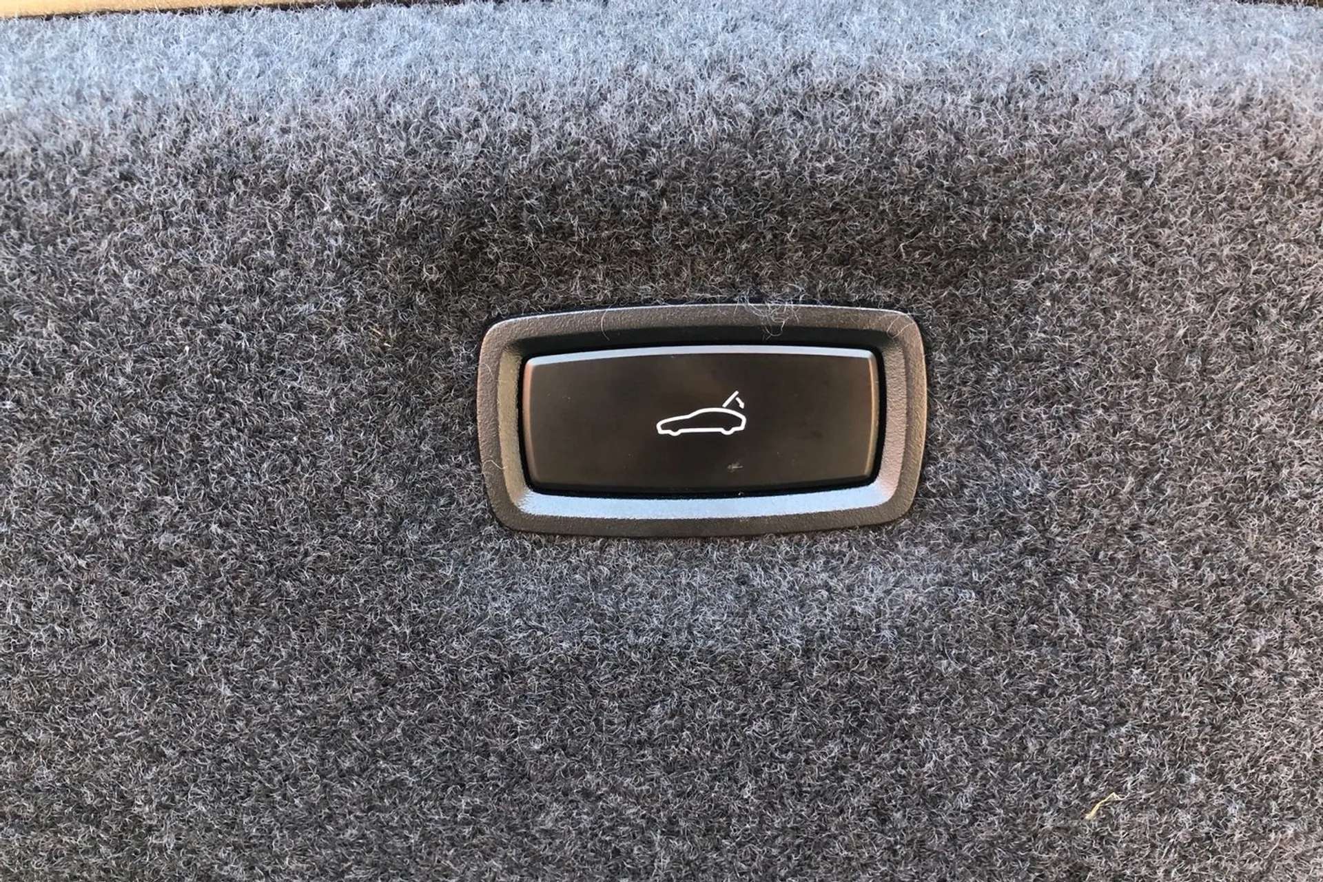 2020 PORSCHE TAYCAN 2020 PORSCHE TAYCAN