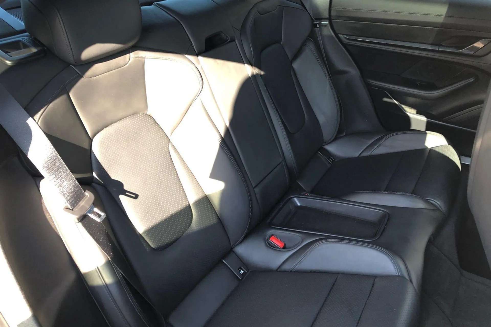 2020 PORSCHE TAYCAN 2020 PORSCHE TAYCAN