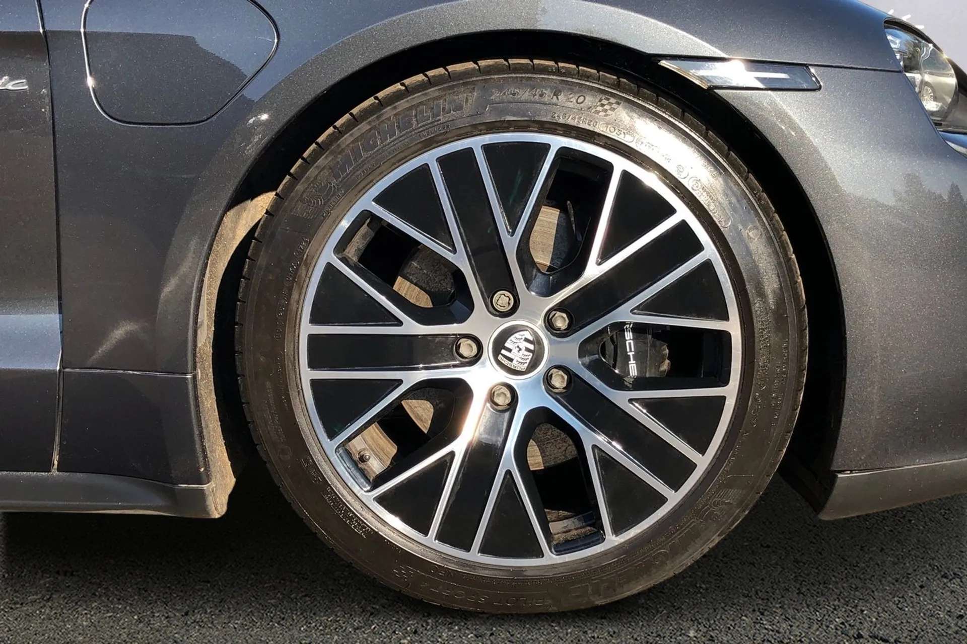 2020 PORSCHE TAYCAN 2020 PORSCHE TAYCAN