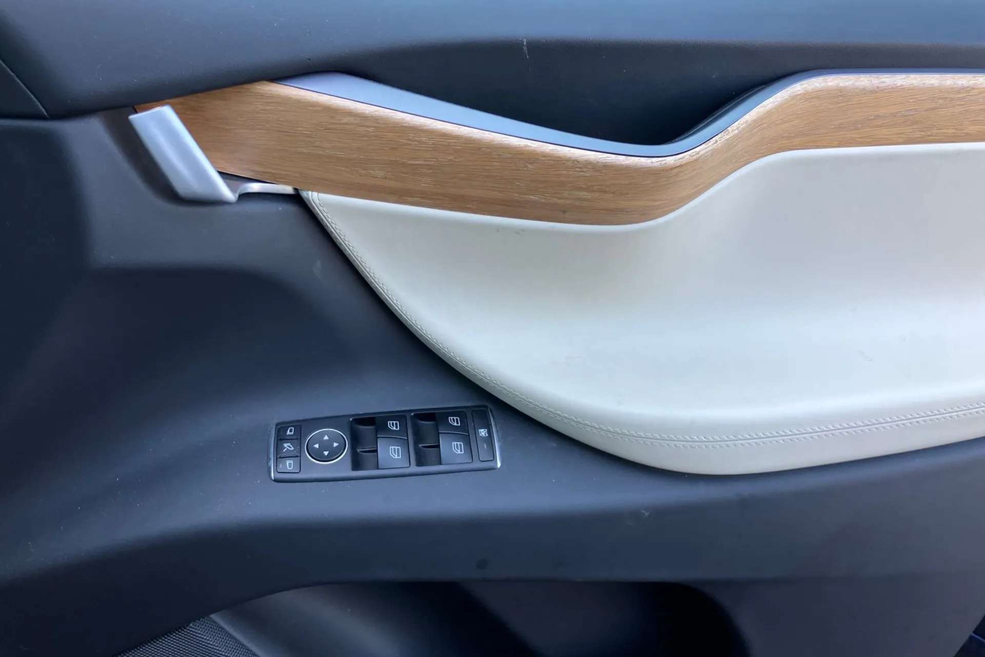 2019 TESLA MODEL X 2019 TESLA MODEL X