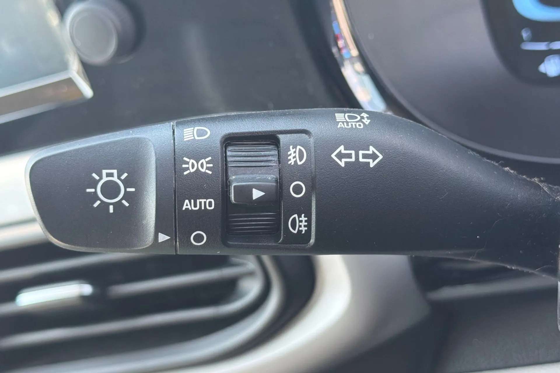 2024 HYUNDAI I10 2024 HYUNDAI I10