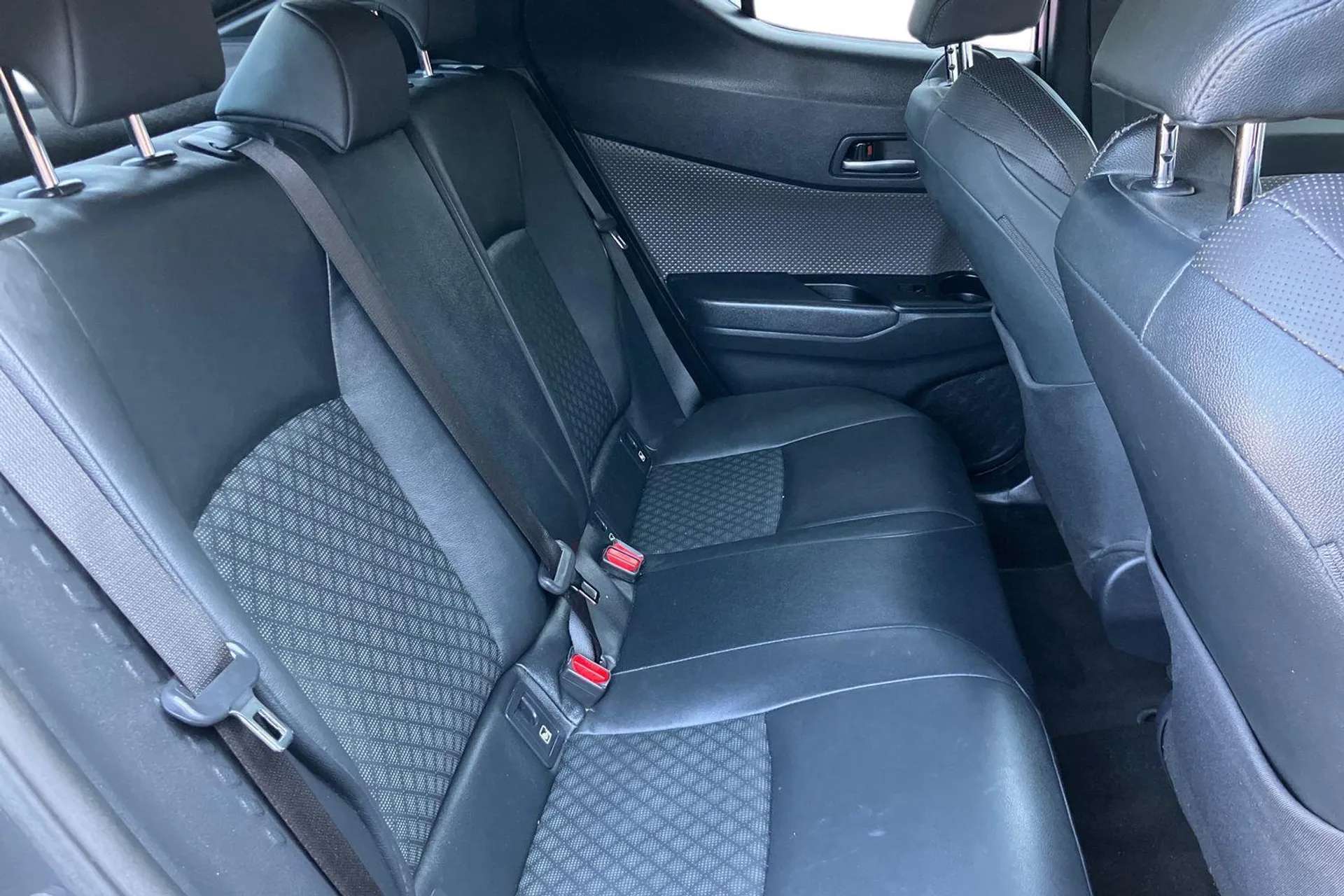 2021 TOYOTA C-HR 2021 TOYOTA C-HR