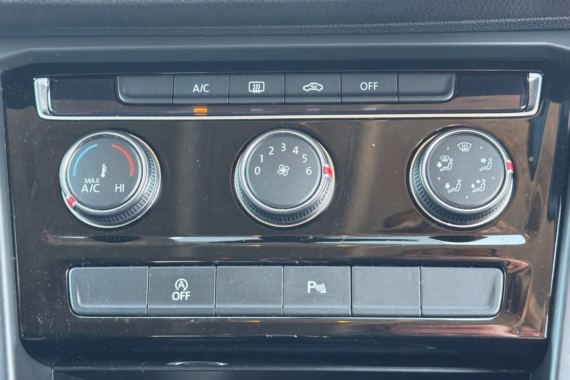 2021 VOLKSWAGEN TOURAN 2021 VOLKSWAGEN TOURAN