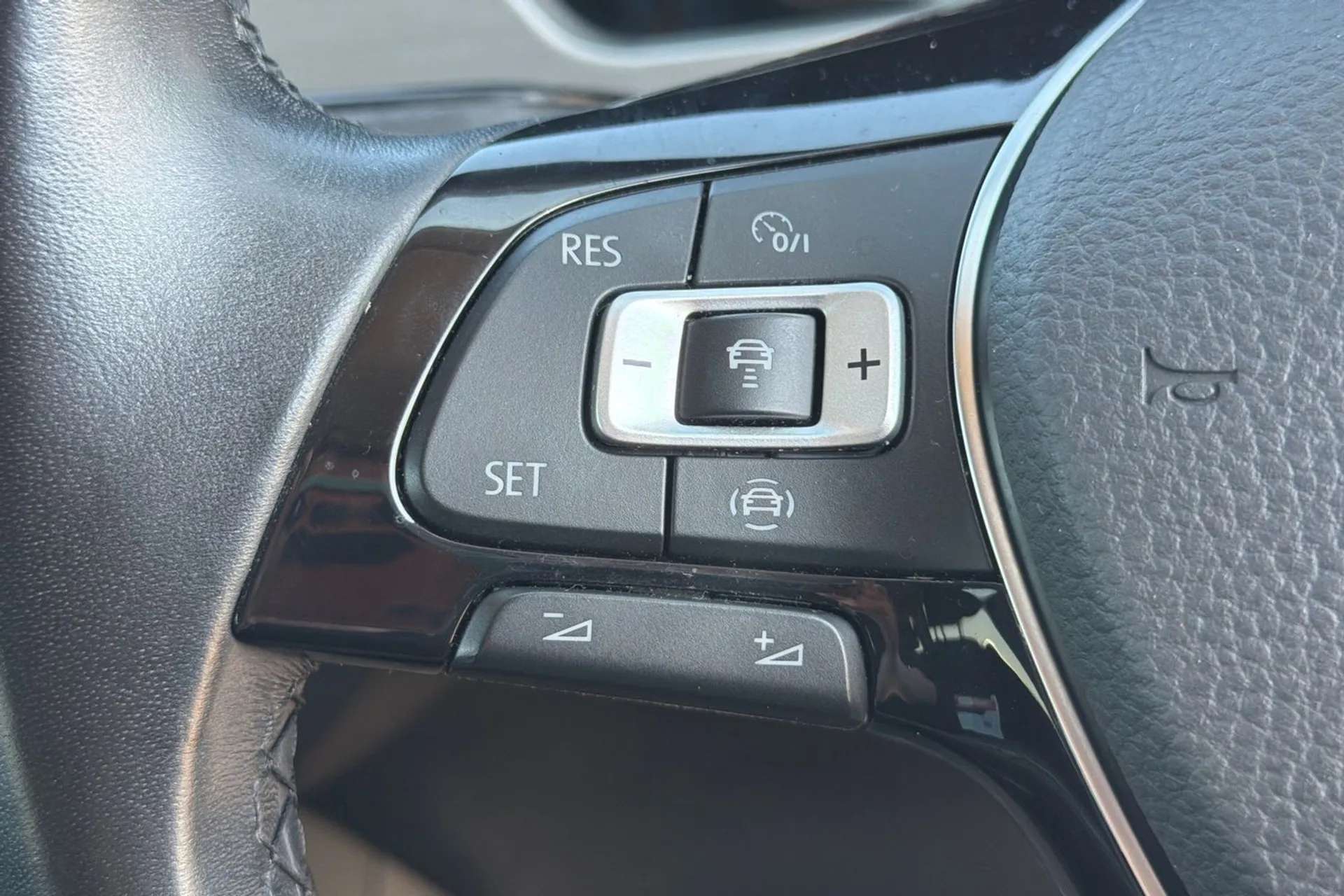 2021 VOLKSWAGEN TOURAN 2021 VOLKSWAGEN TOURAN