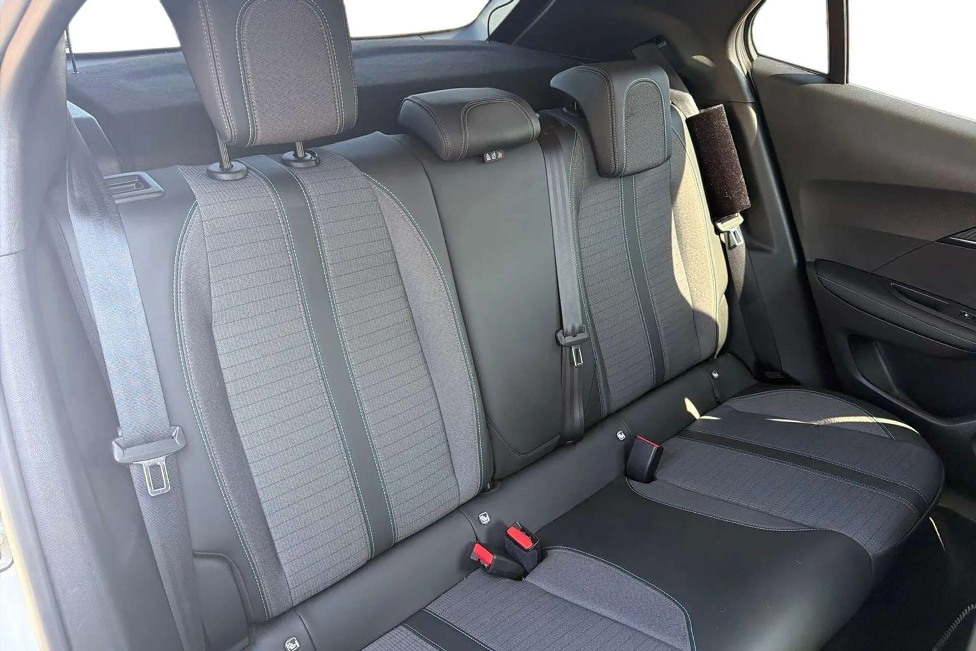 2021 PEUGEOT 2008 2021 PEUGEOT 2008