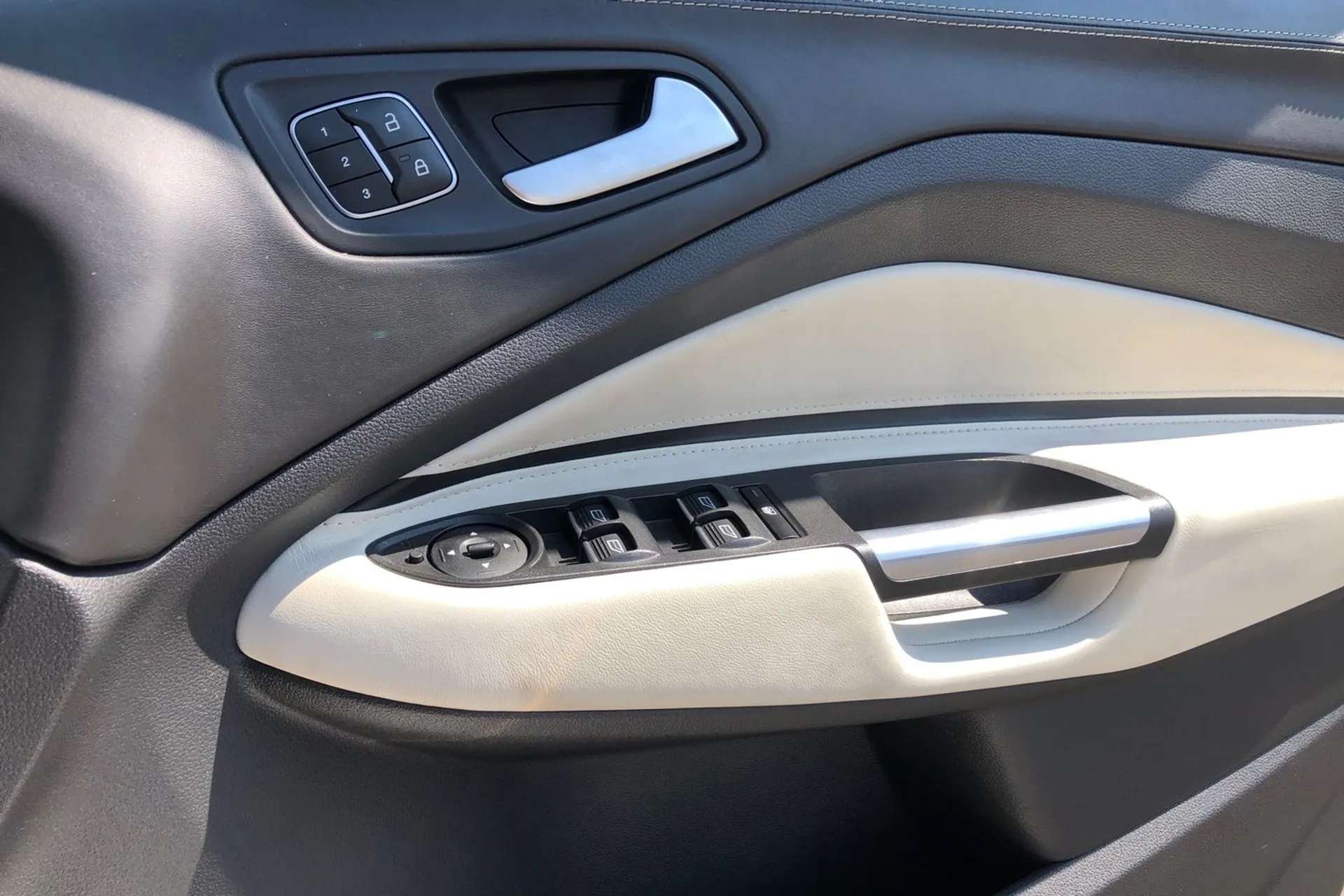 2018 FORD KUGA VIGNALE 2018 FORD KUGA VIGNALE