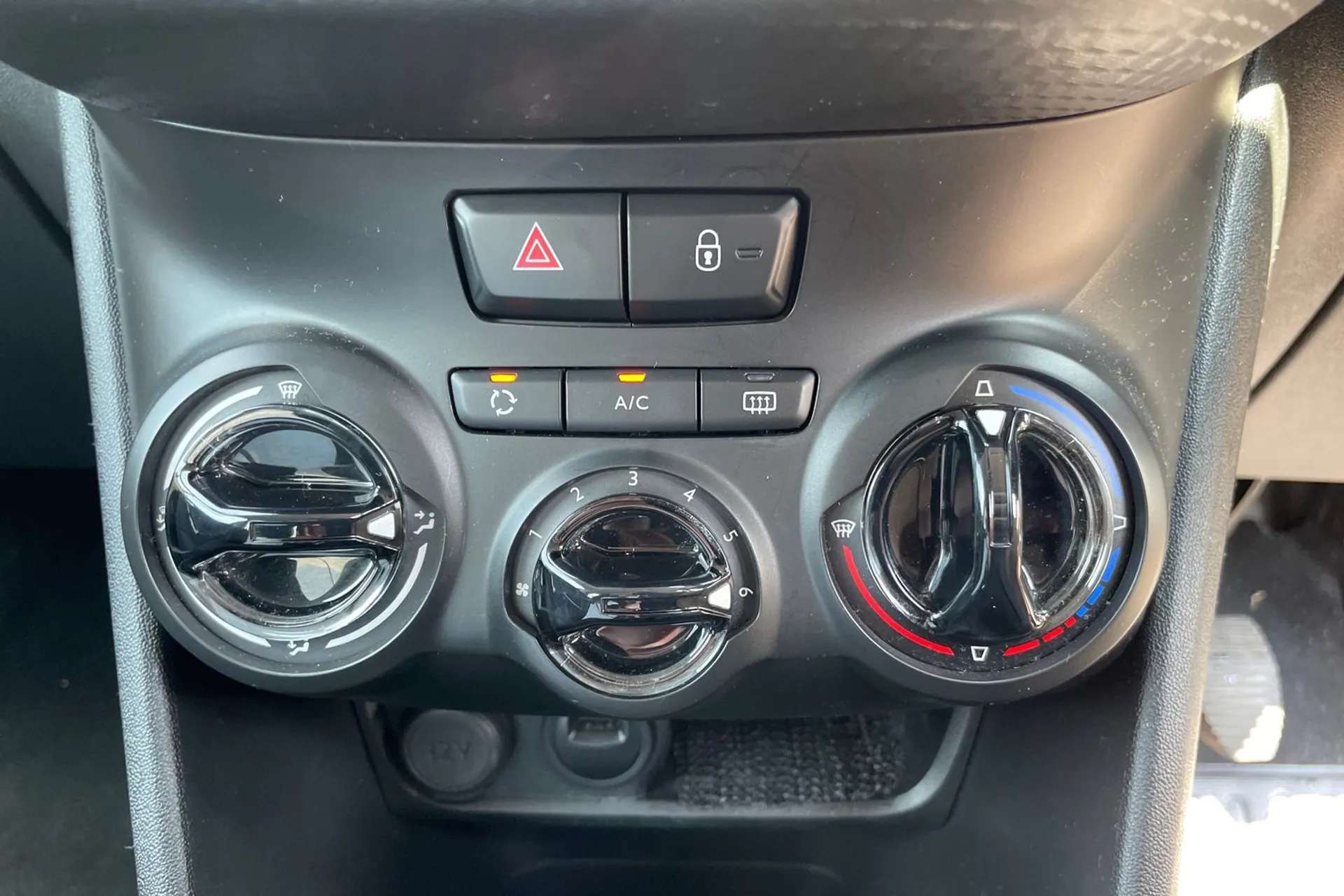 2019 PEUGEOT 208 2019 PEUGEOT 208