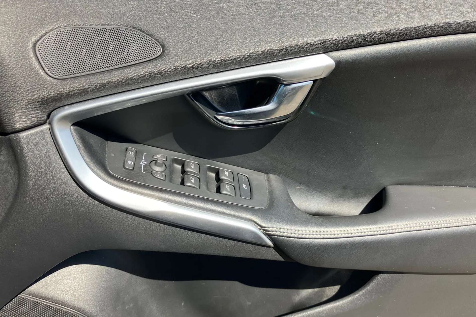 2018 VOLVO V40 2018 VOLVO V40