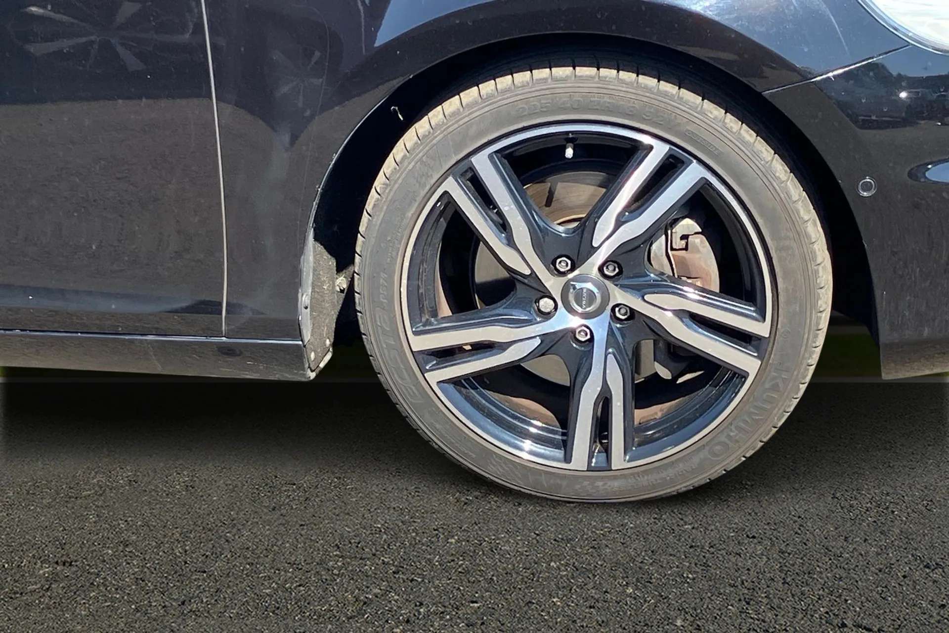 2018 VOLVO V40 2018 VOLVO V40