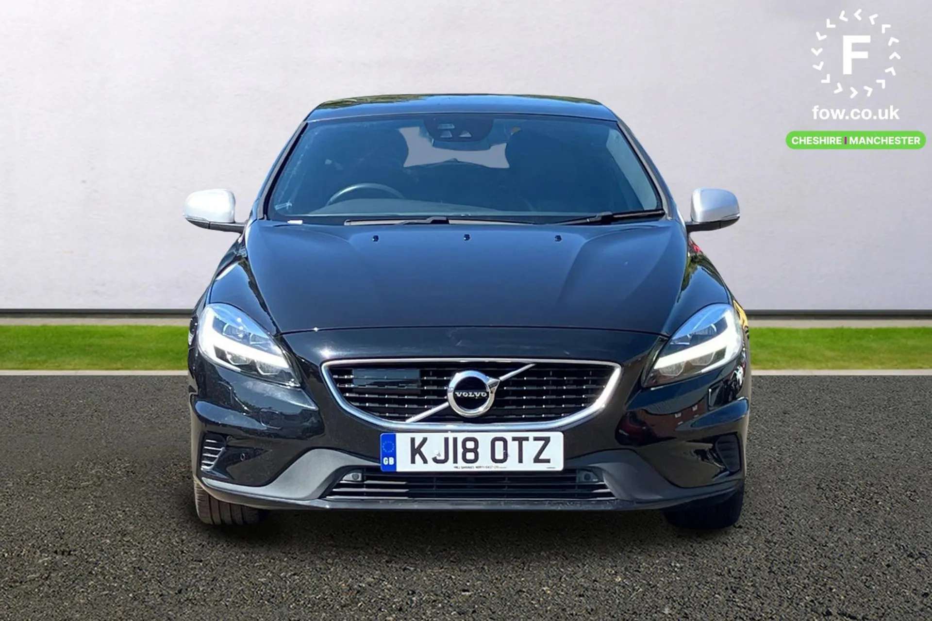 2018 VOLVO V40 2018 VOLVO V40