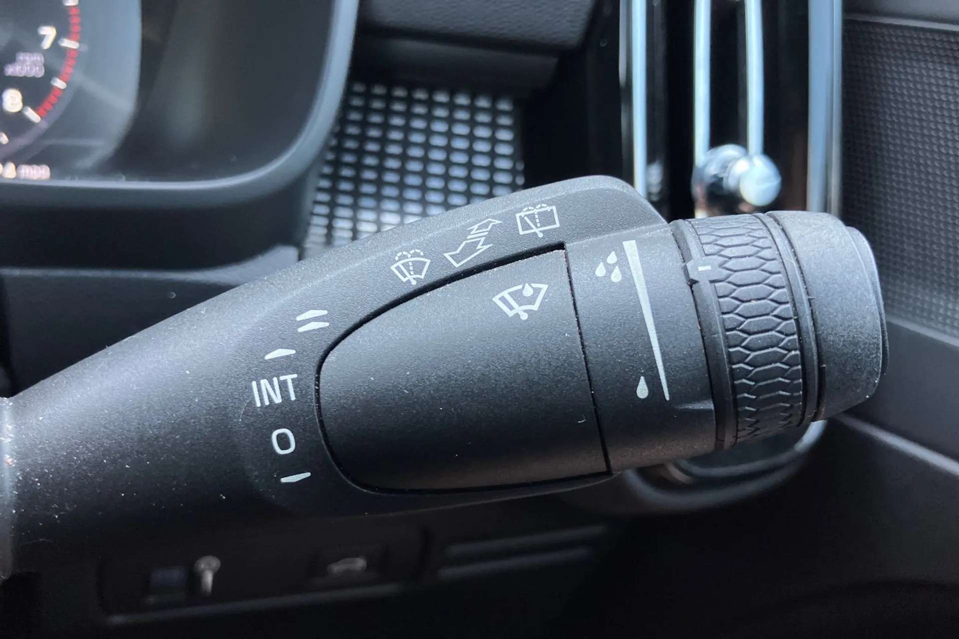 2020 VOLVO XC40 2020 VOLVO XC40