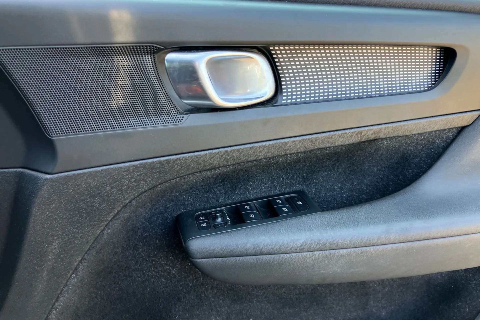 2020 VOLVO XC40 2020 VOLVO XC40