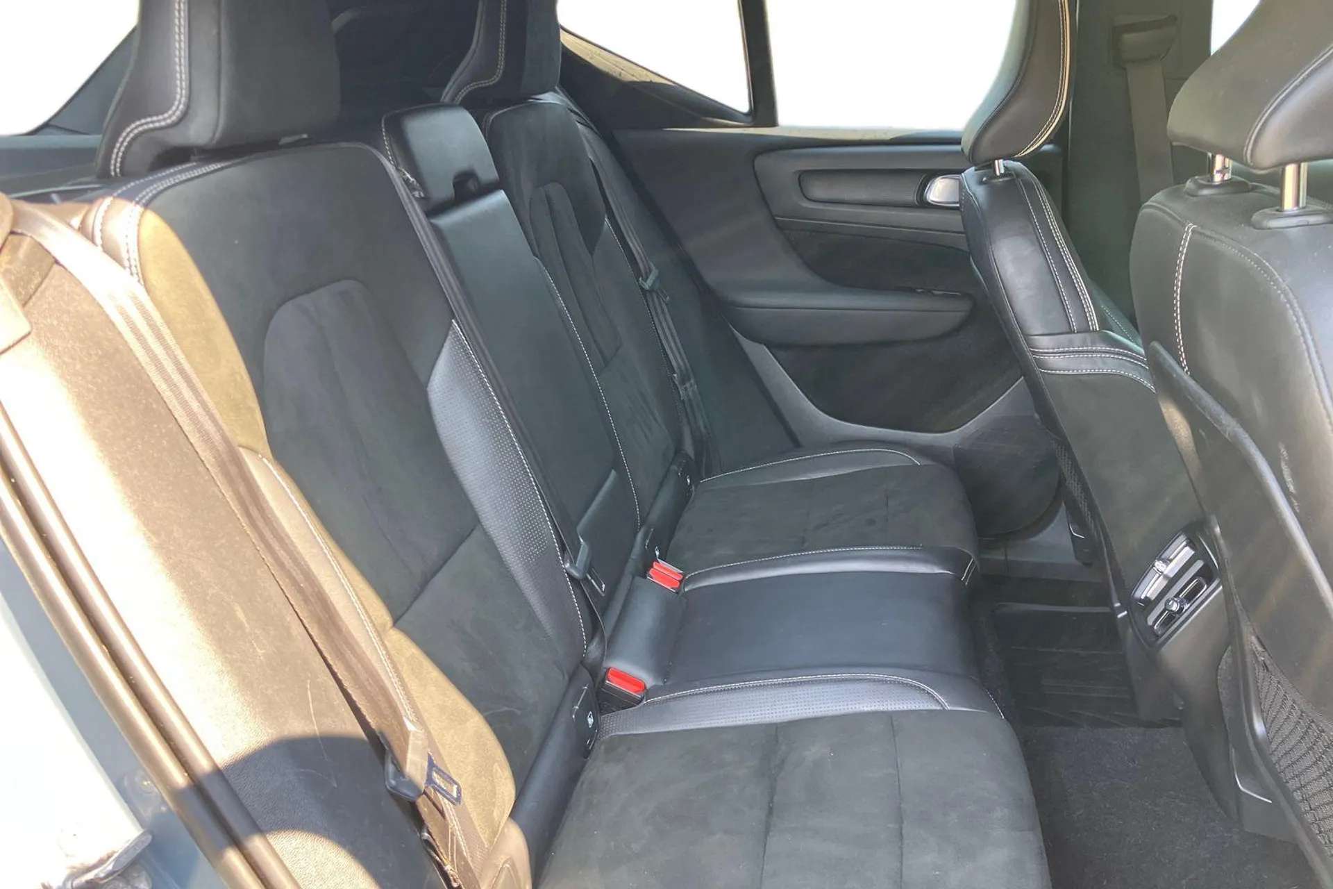 2020 VOLVO XC40 2020 VOLVO XC40