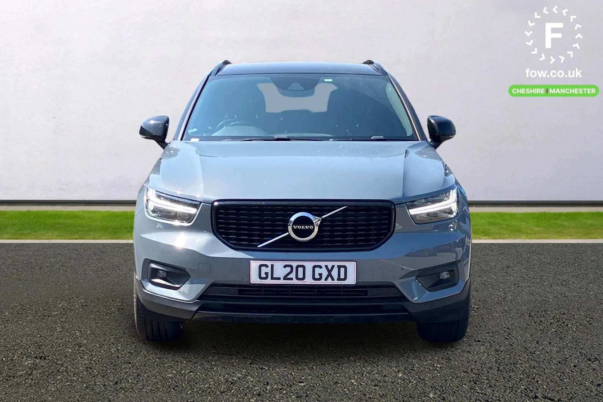 2020 VOLVO XC40 2020 VOLVO XC40