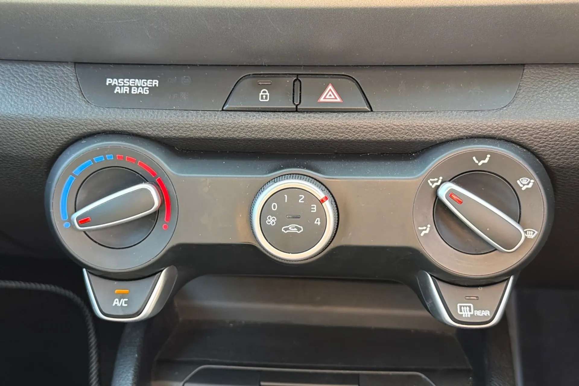 2018 KIA STONIC 2018 KIA STONIC
