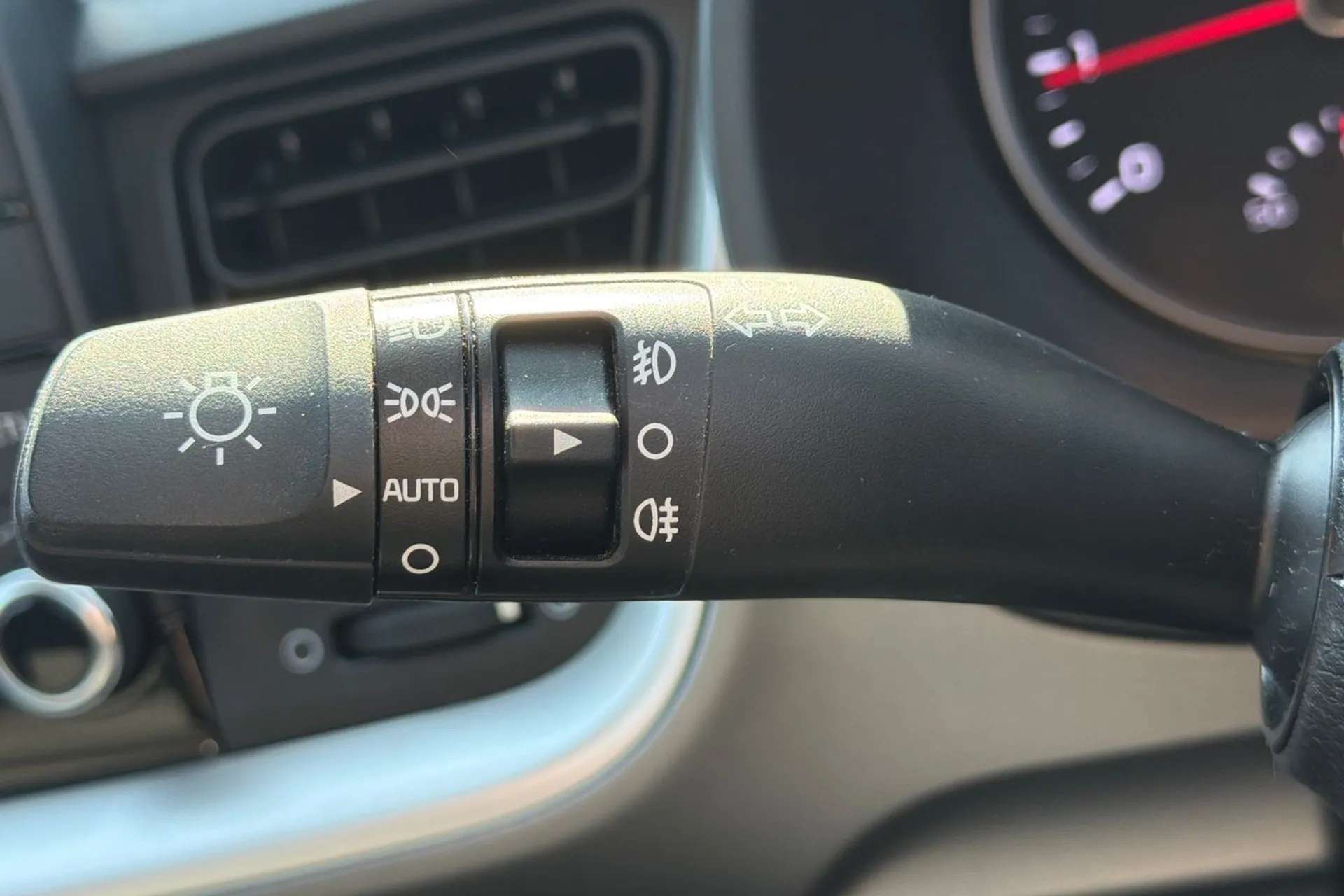 2018 KIA STONIC 2018 KIA STONIC