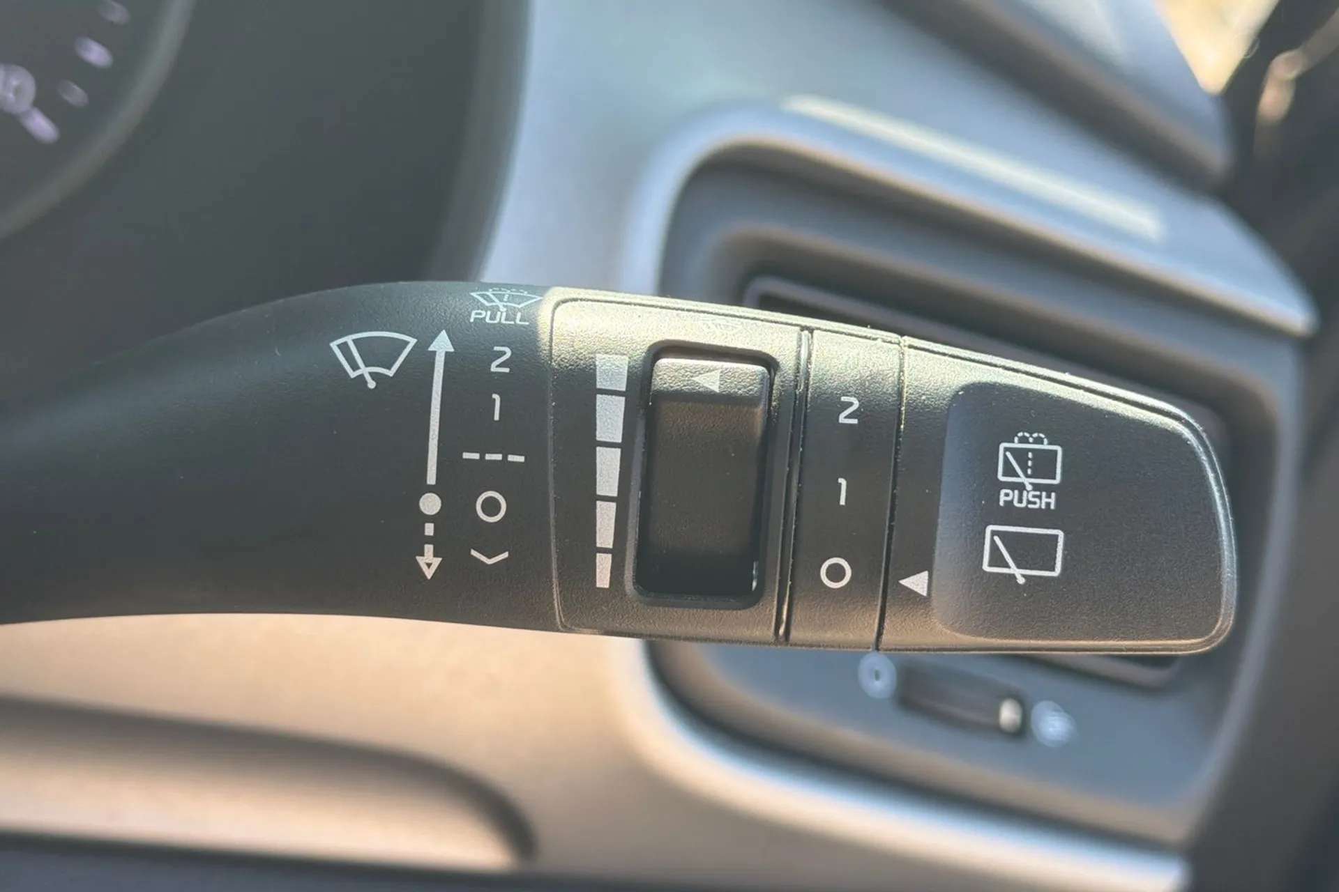2018 KIA STONIC 2018 KIA STONIC