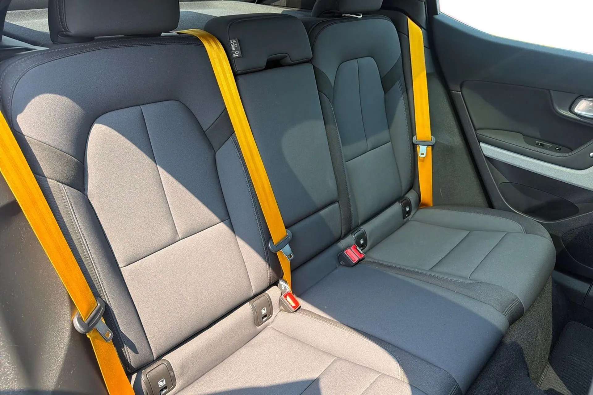 2021 POLESTAR 2 2021 POLESTAR 2
