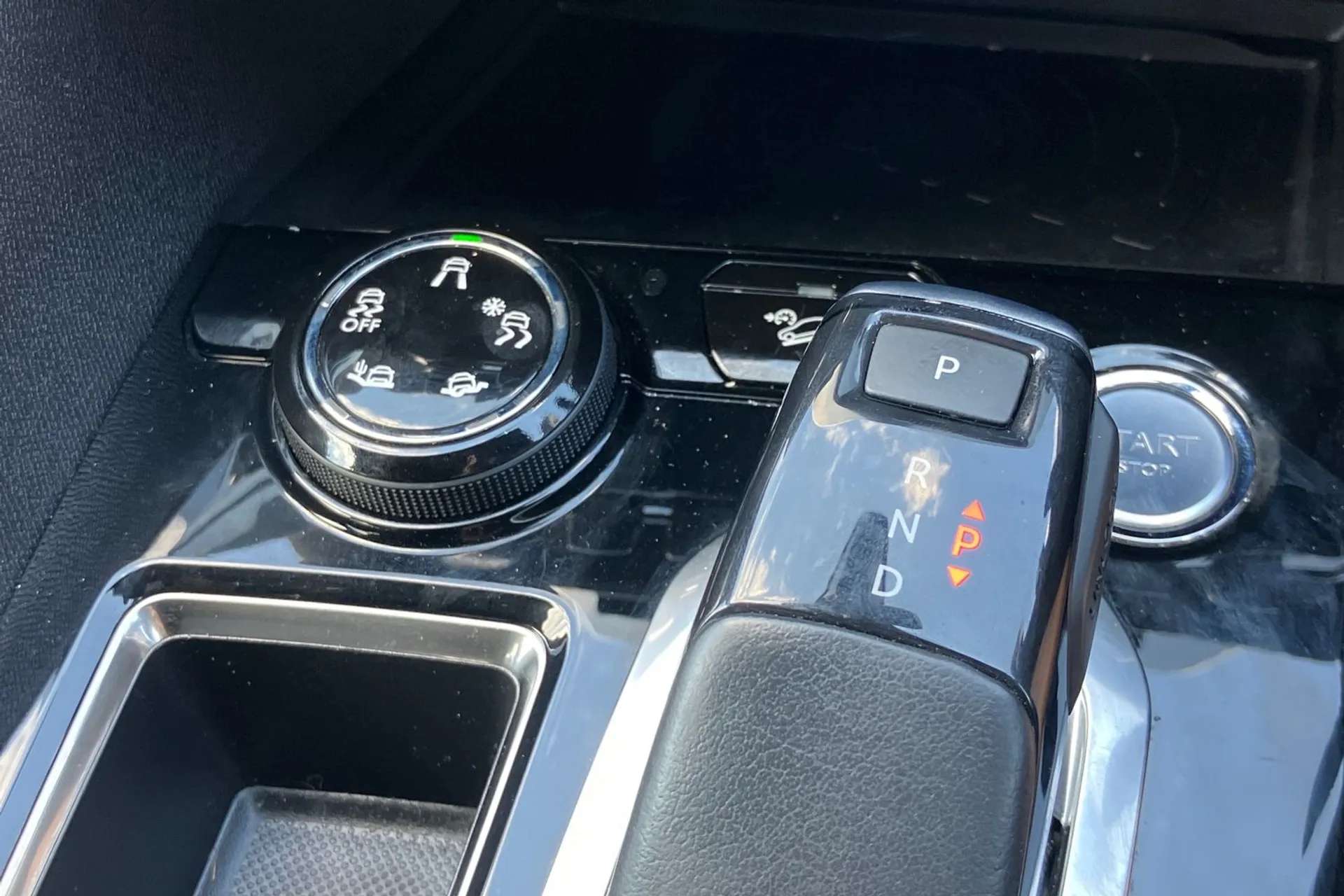 2017 PEUGEOT 3008 2017 PEUGEOT 3008