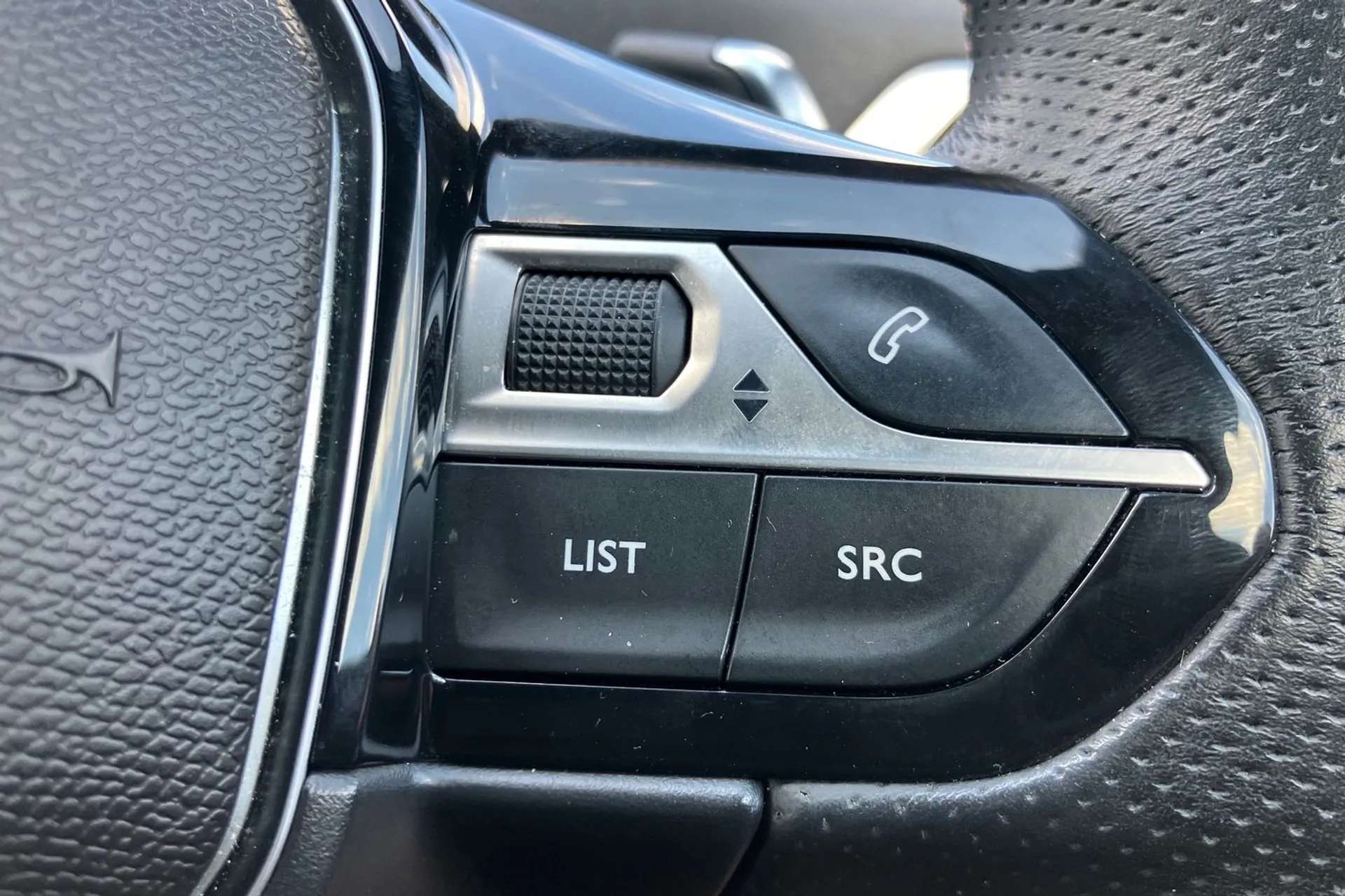 2017 PEUGEOT 3008 2017 PEUGEOT 3008