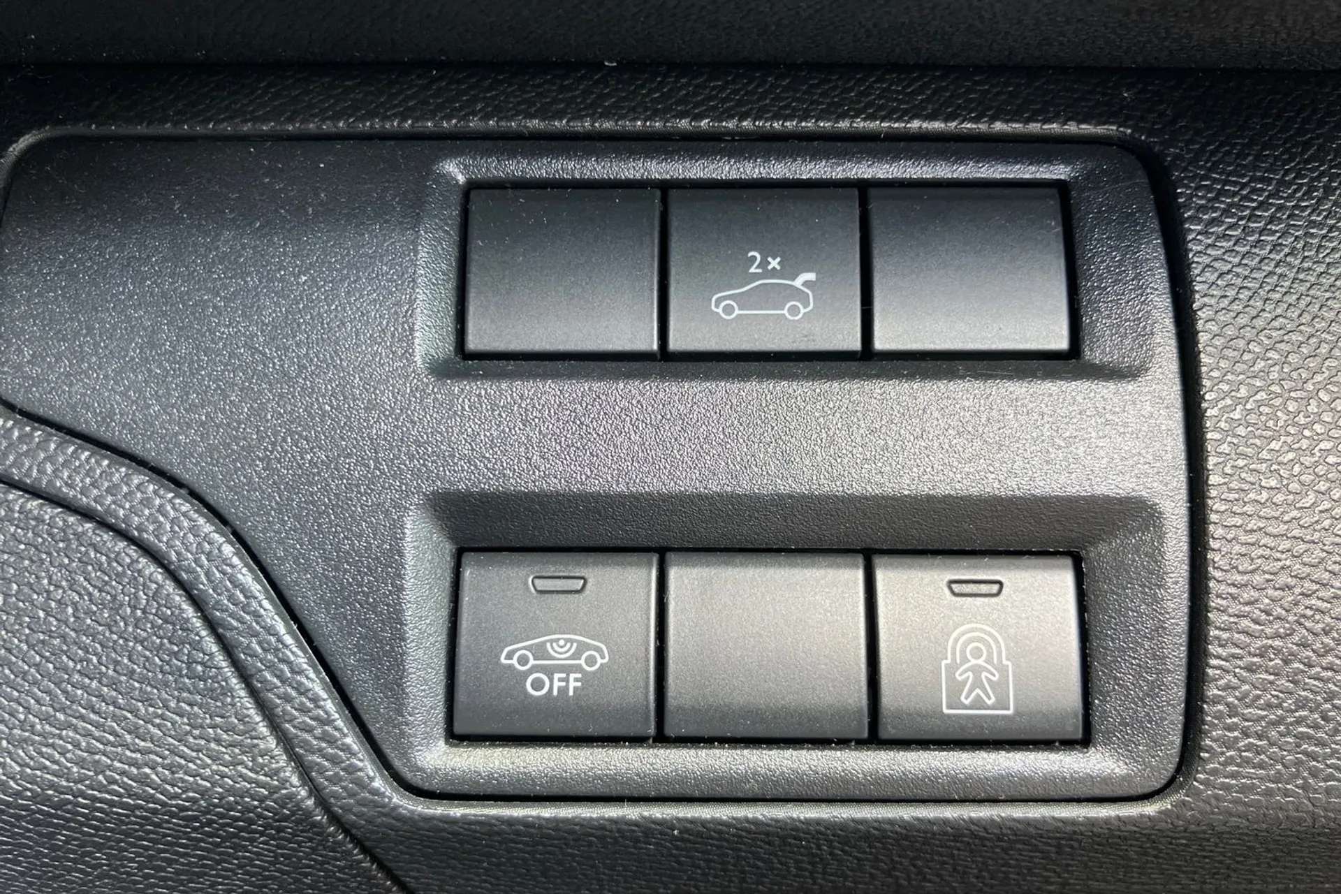 2017 PEUGEOT 3008 2017 PEUGEOT 3008