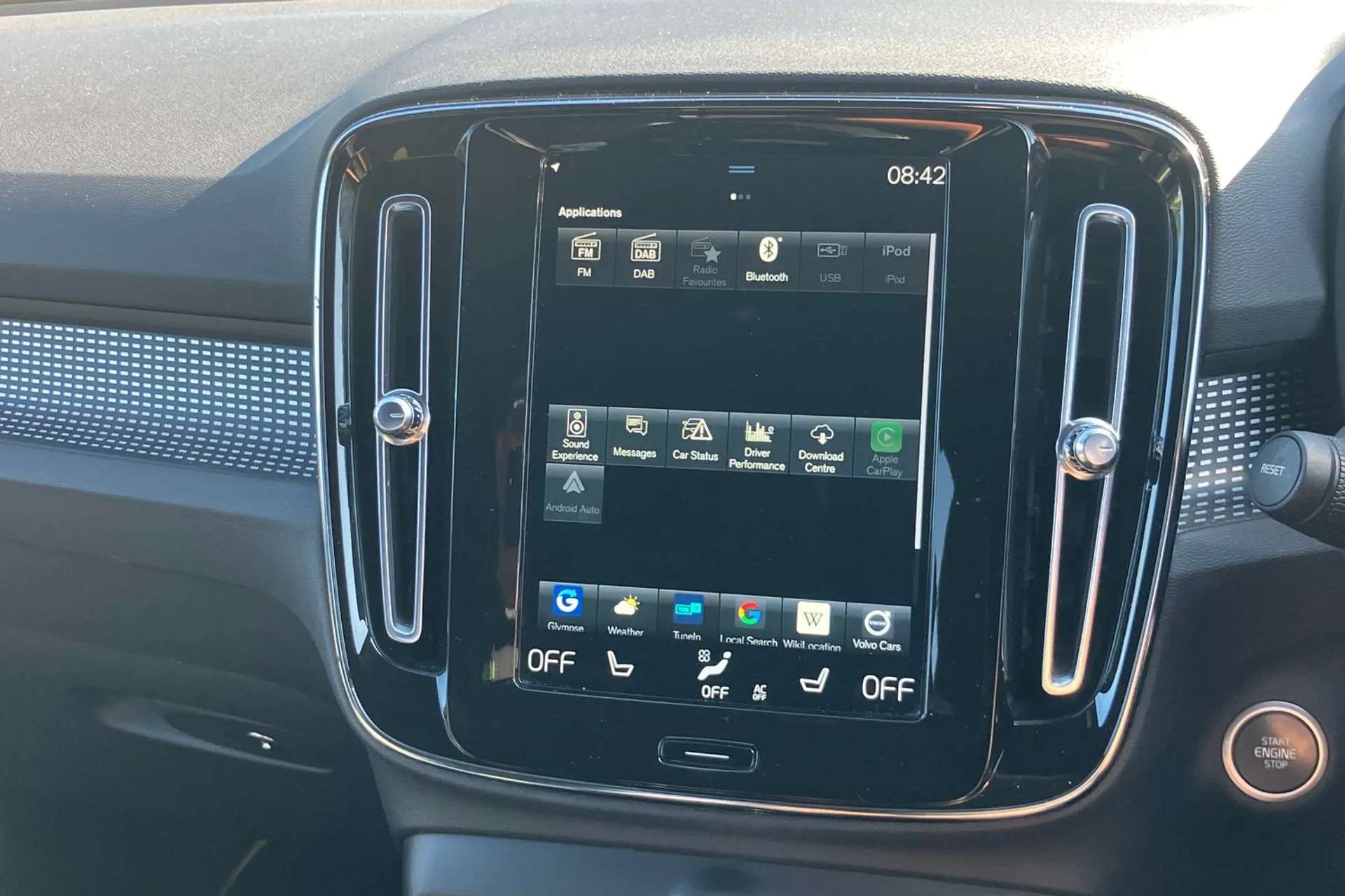 2020 VOLVO XC40 2020 VOLVO XC40