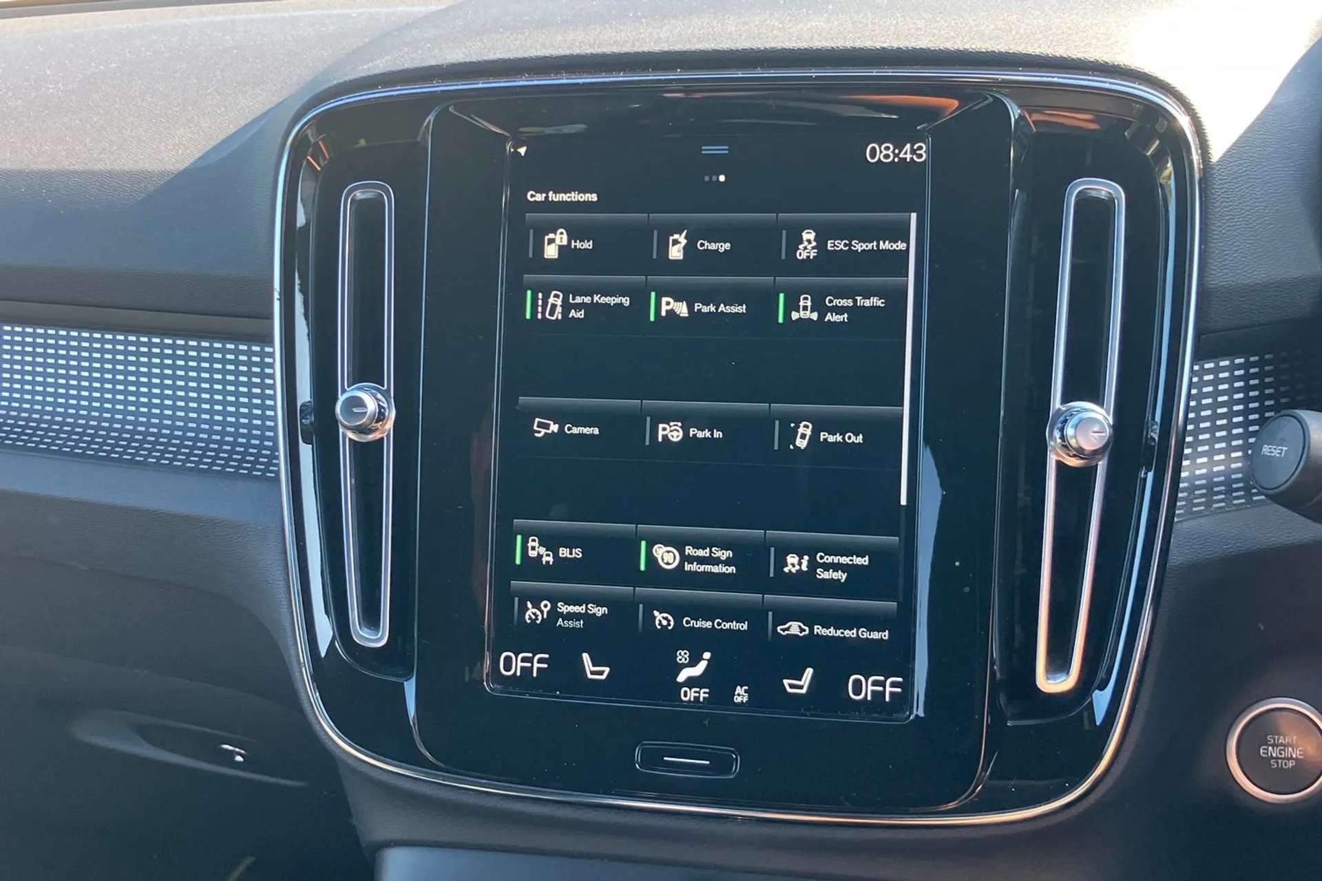 2020 VOLVO XC40 2020 VOLVO XC40