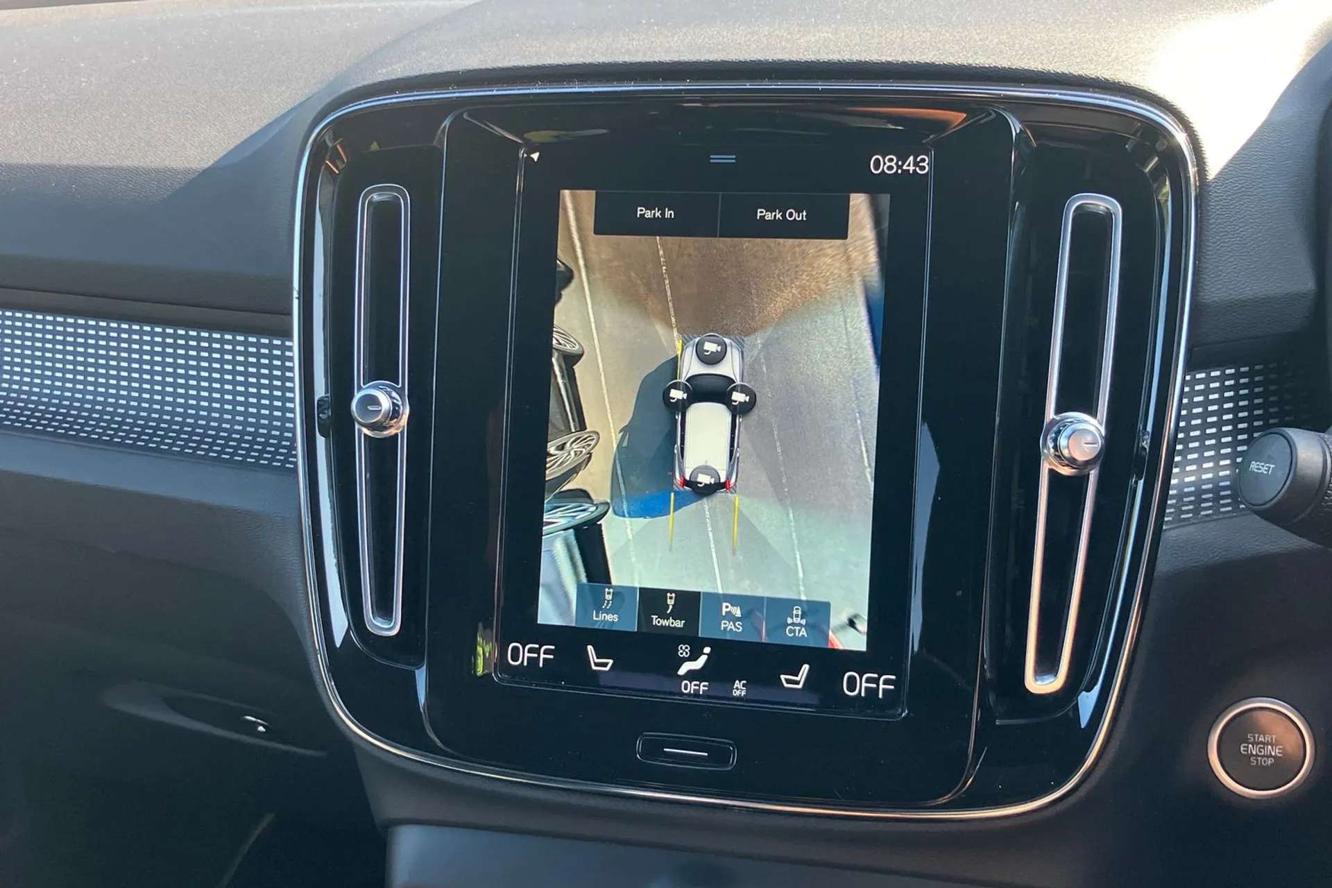 2020 VOLVO XC40 2020 VOLVO XC40