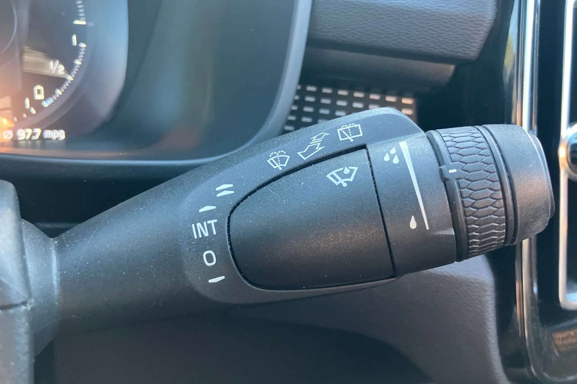 2020 VOLVO XC40 2020 VOLVO XC40