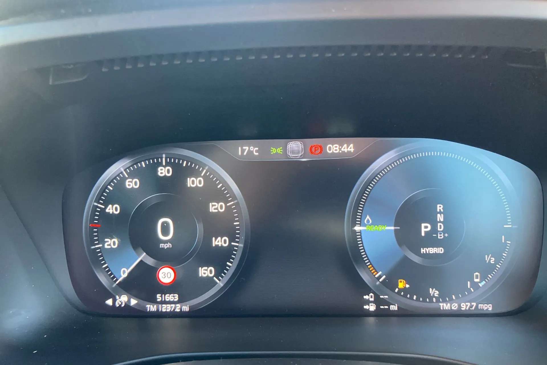 2020 VOLVO XC40 2020 VOLVO XC40