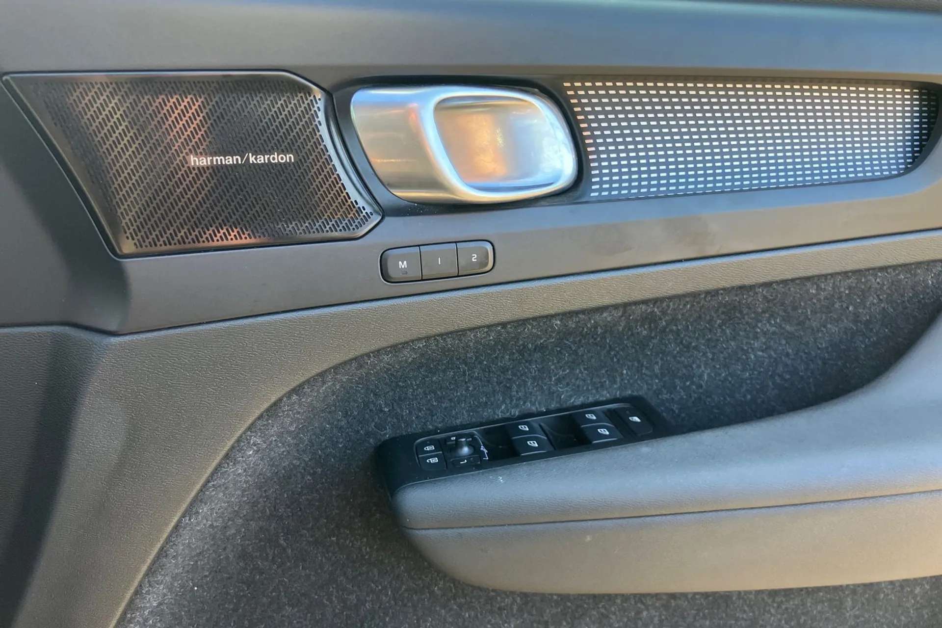 2020 VOLVO XC40 2020 VOLVO XC40
