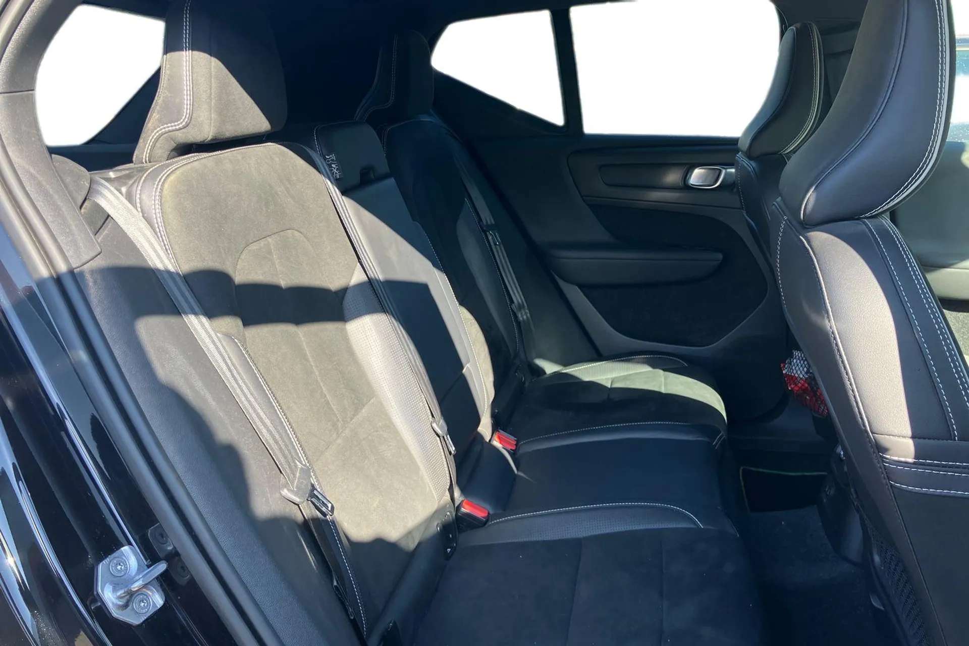 2020 VOLVO XC40 2020 VOLVO XC40