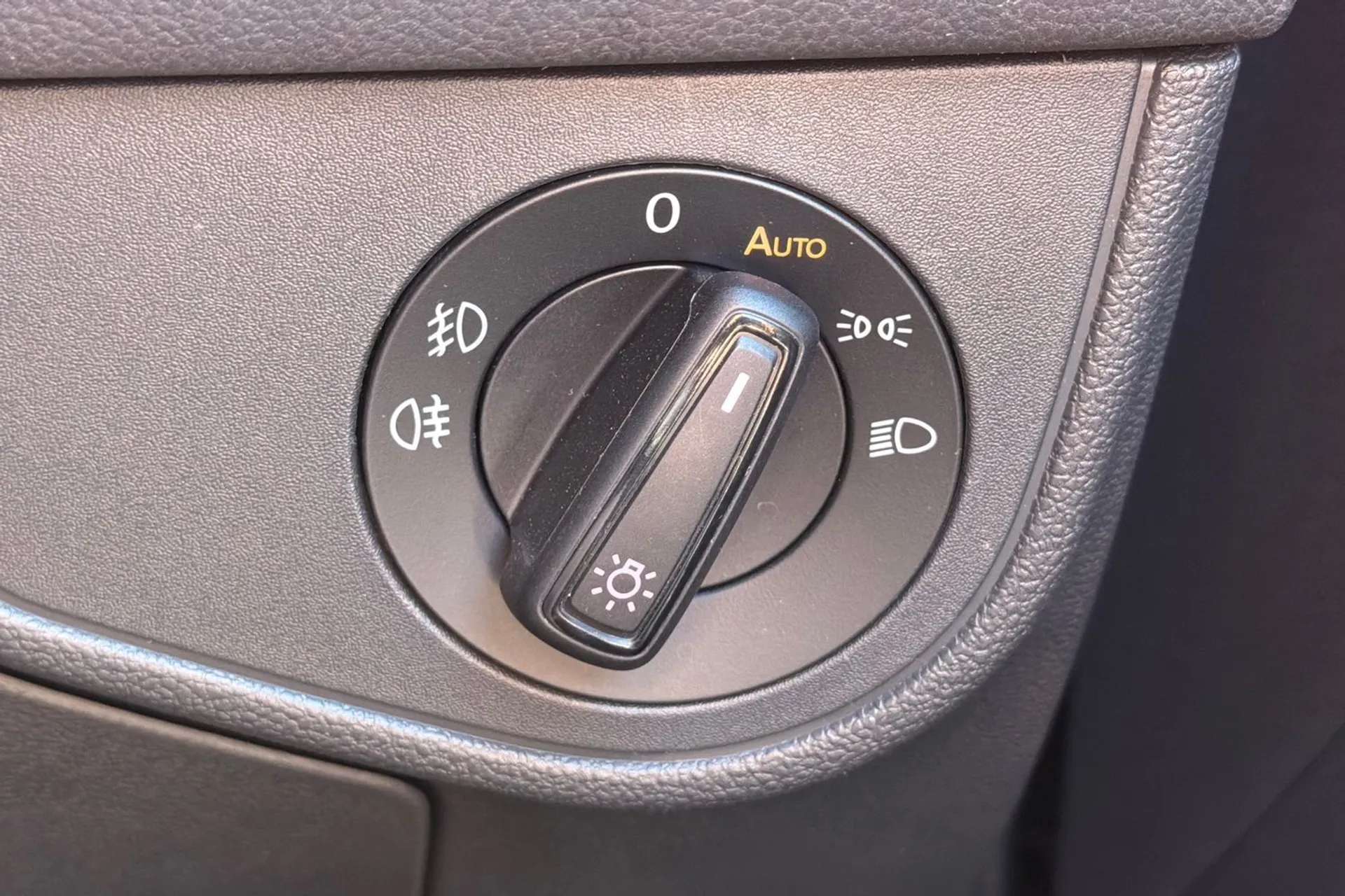2019 VOLKSWAGEN POLO 2019 VOLKSWAGEN POLO