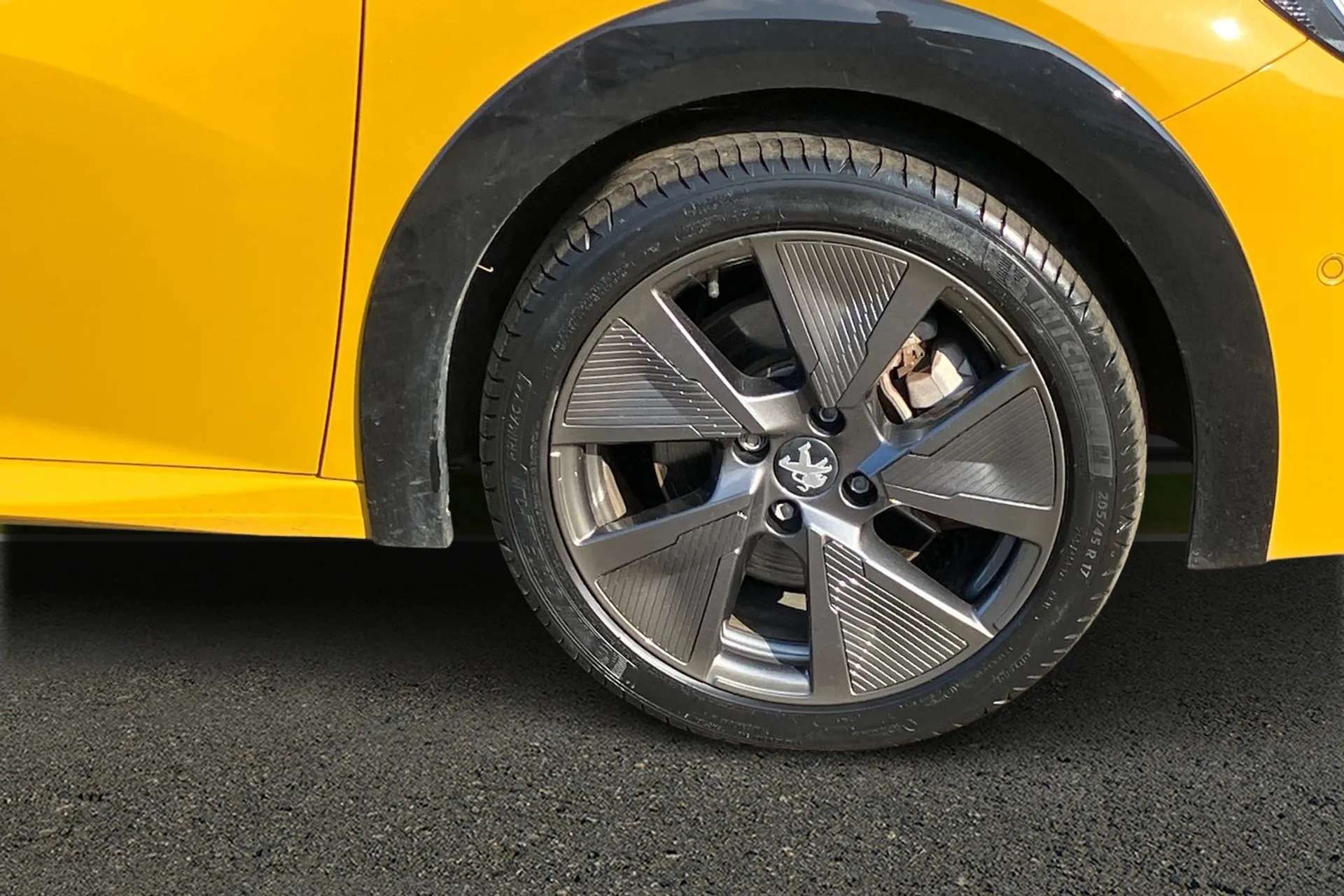 2021 PEUGEOT 208 2021 PEUGEOT 208