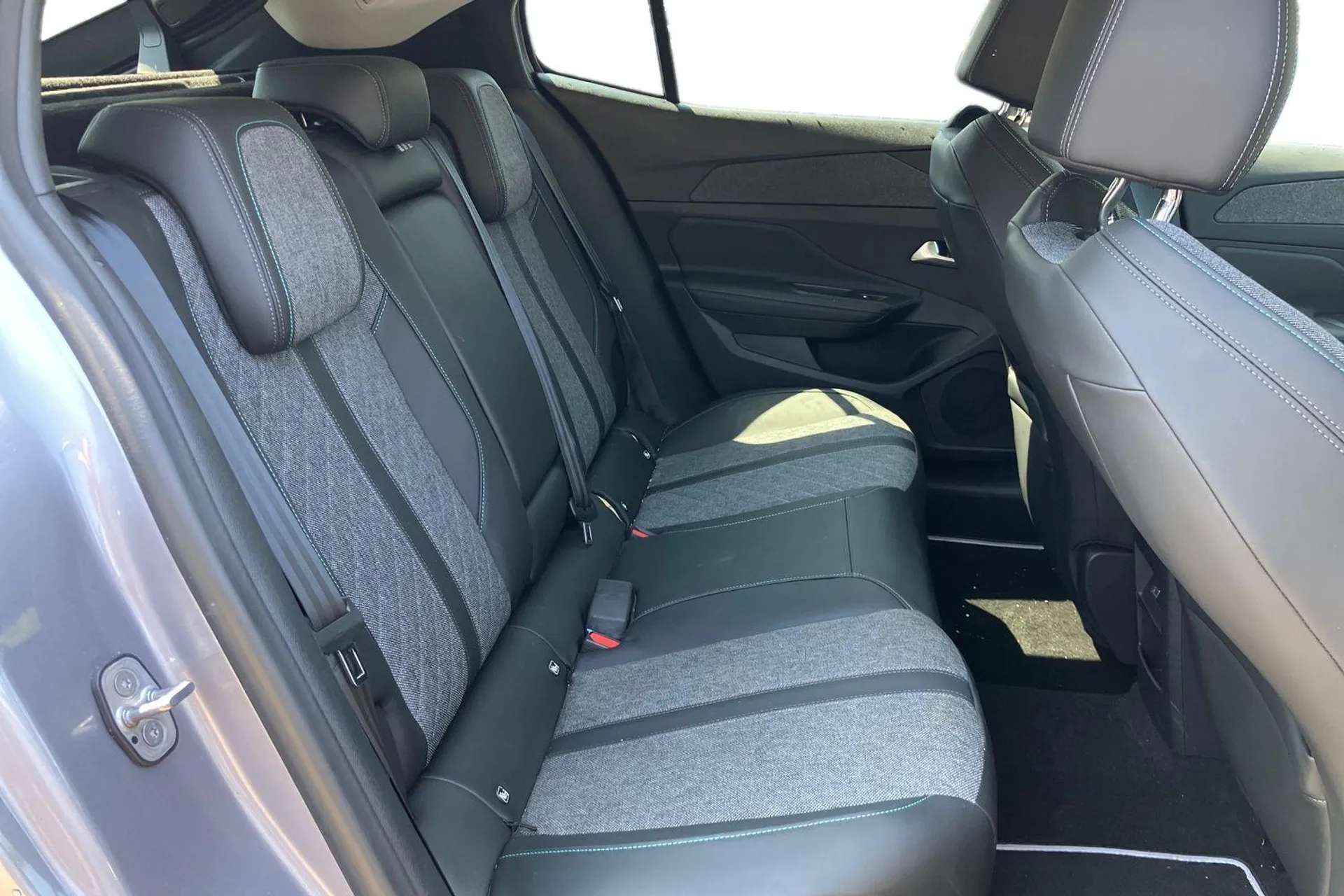 2023 PEUGEOT 408 2023 PEUGEOT 408