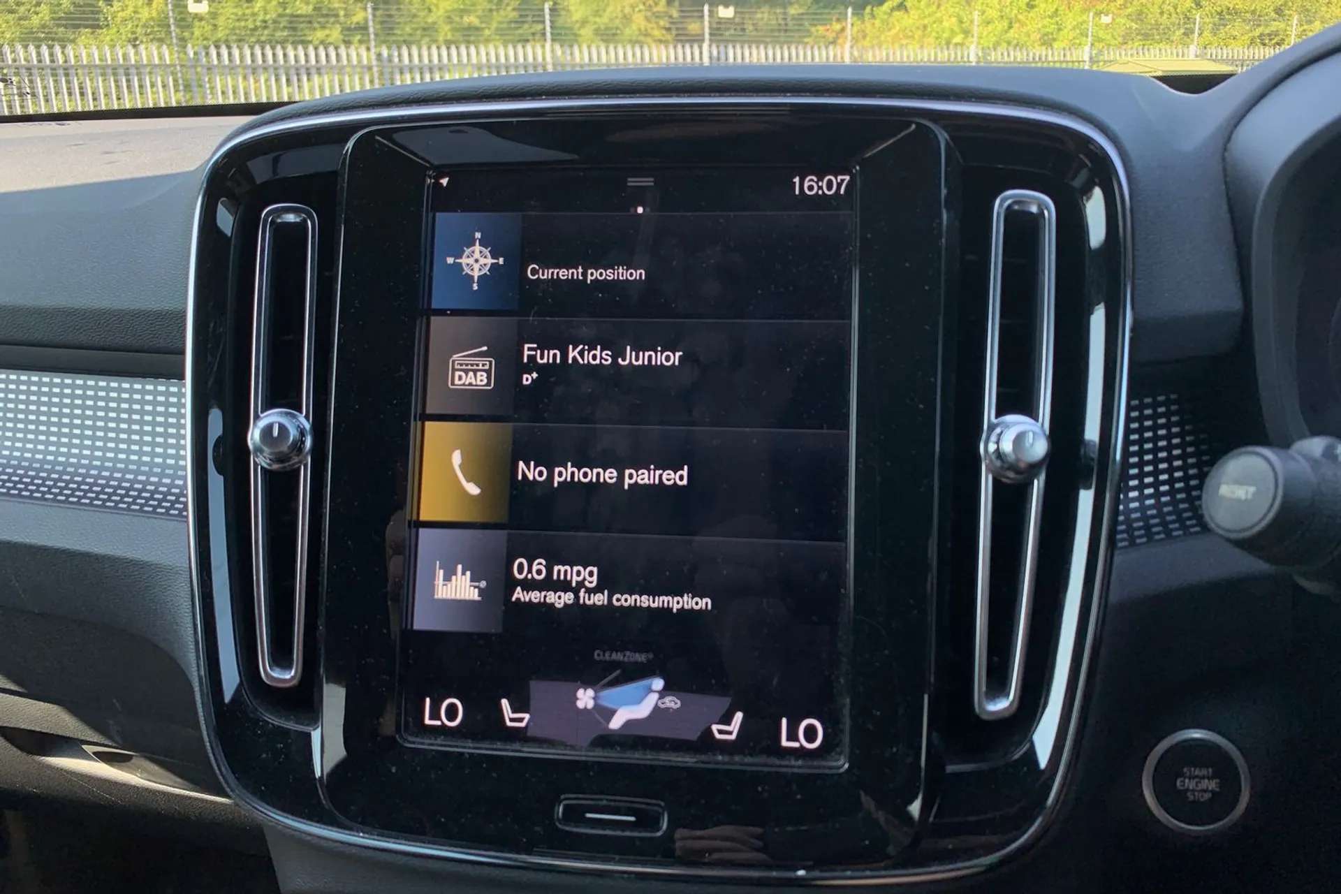 2021 VOLVO XC40 2021 VOLVO XC40
