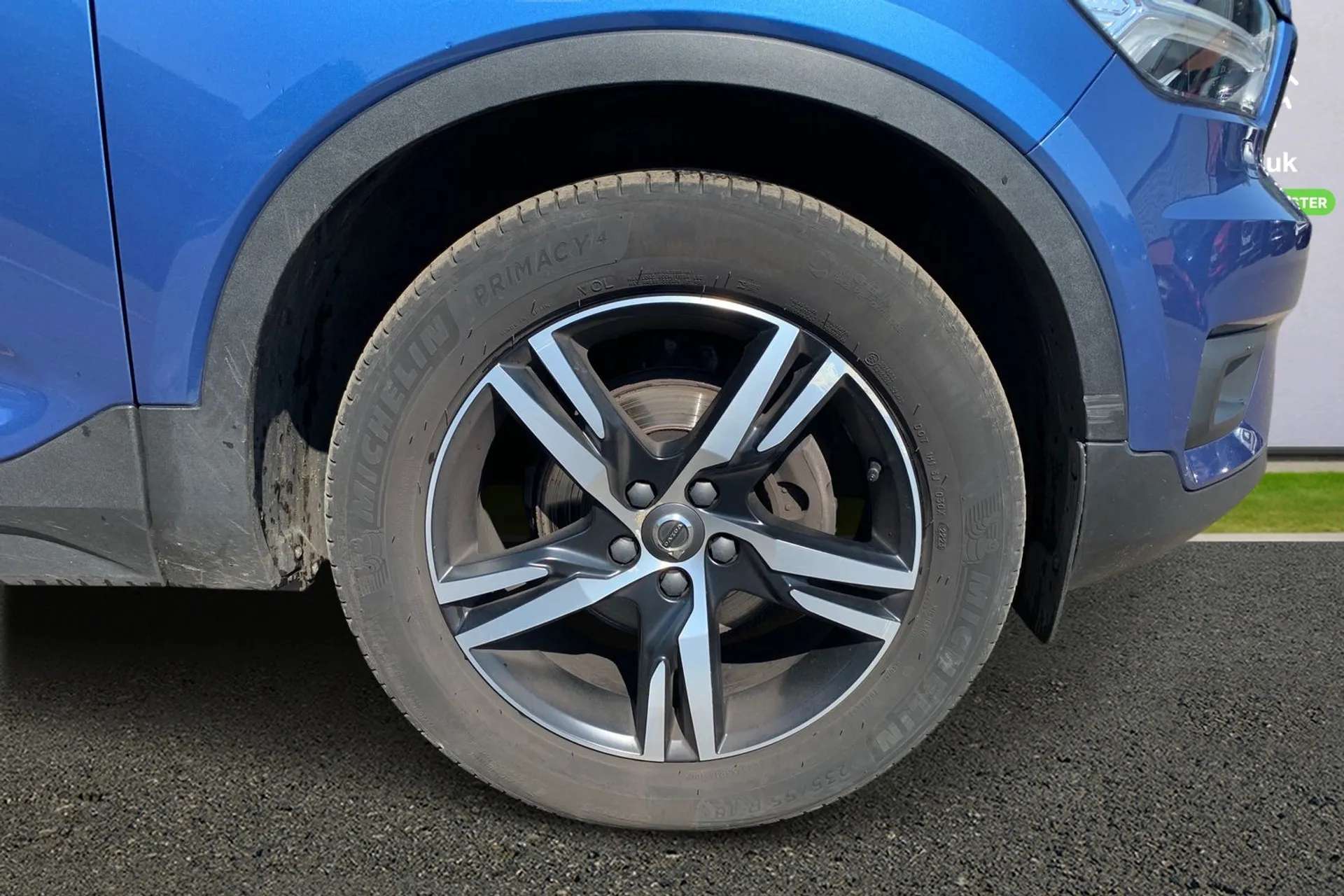 2021 VOLVO XC40 2021 VOLVO XC40