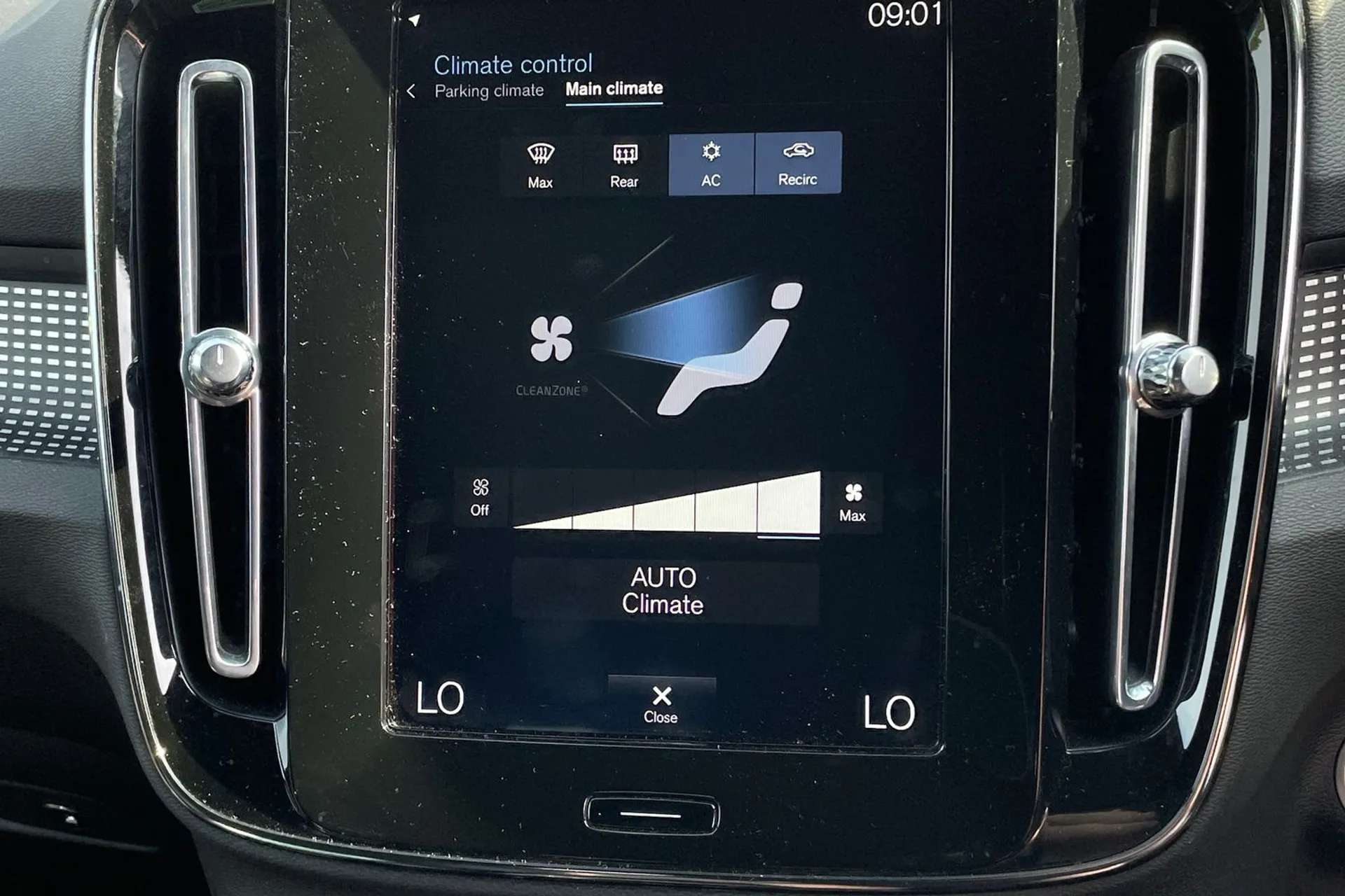 2020 VOLVO XC40 2020 VOLVO XC40