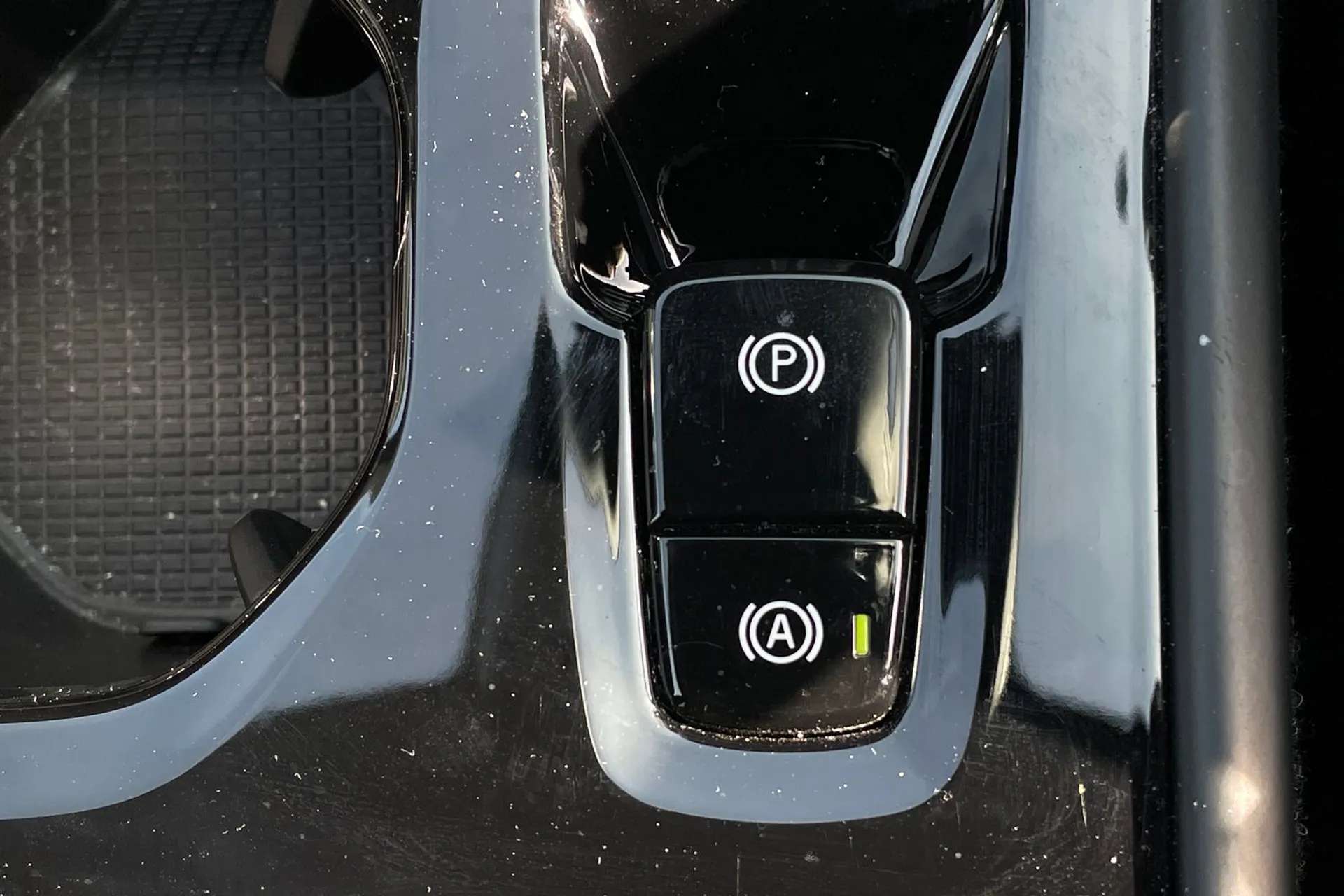 2020 VOLVO XC40 2020 VOLVO XC40