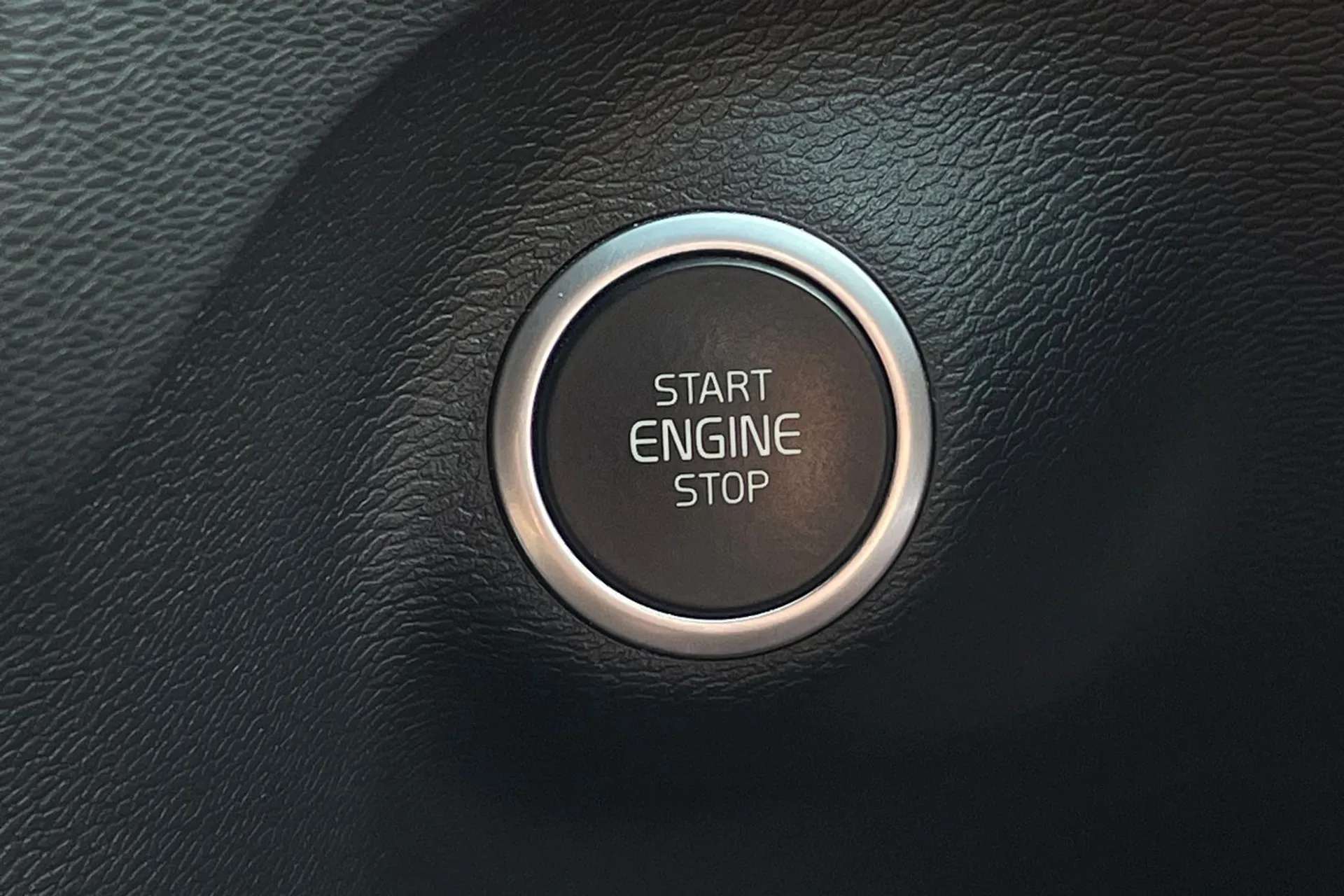 2020 VOLVO XC40 2020 VOLVO XC40
