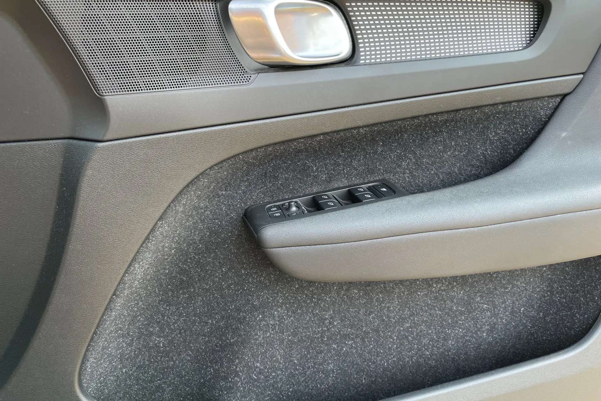 2020 VOLVO XC40 2020 VOLVO XC40