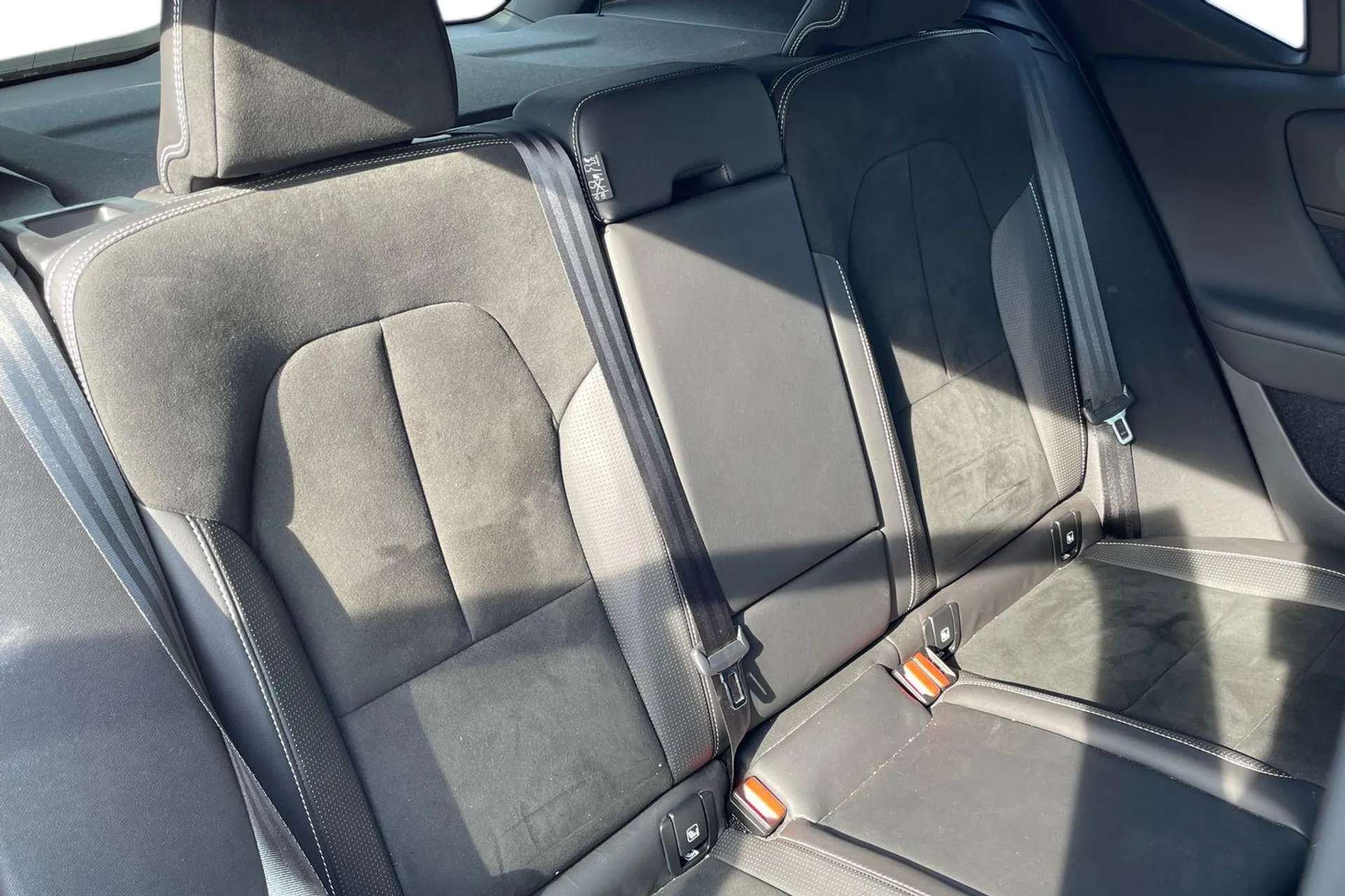 2020 VOLVO XC40 2020 VOLVO XC40