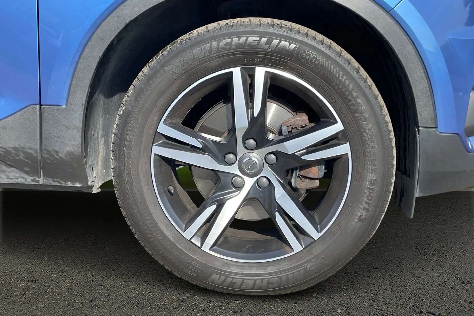 2020 VOLVO XC40 2020 VOLVO XC40