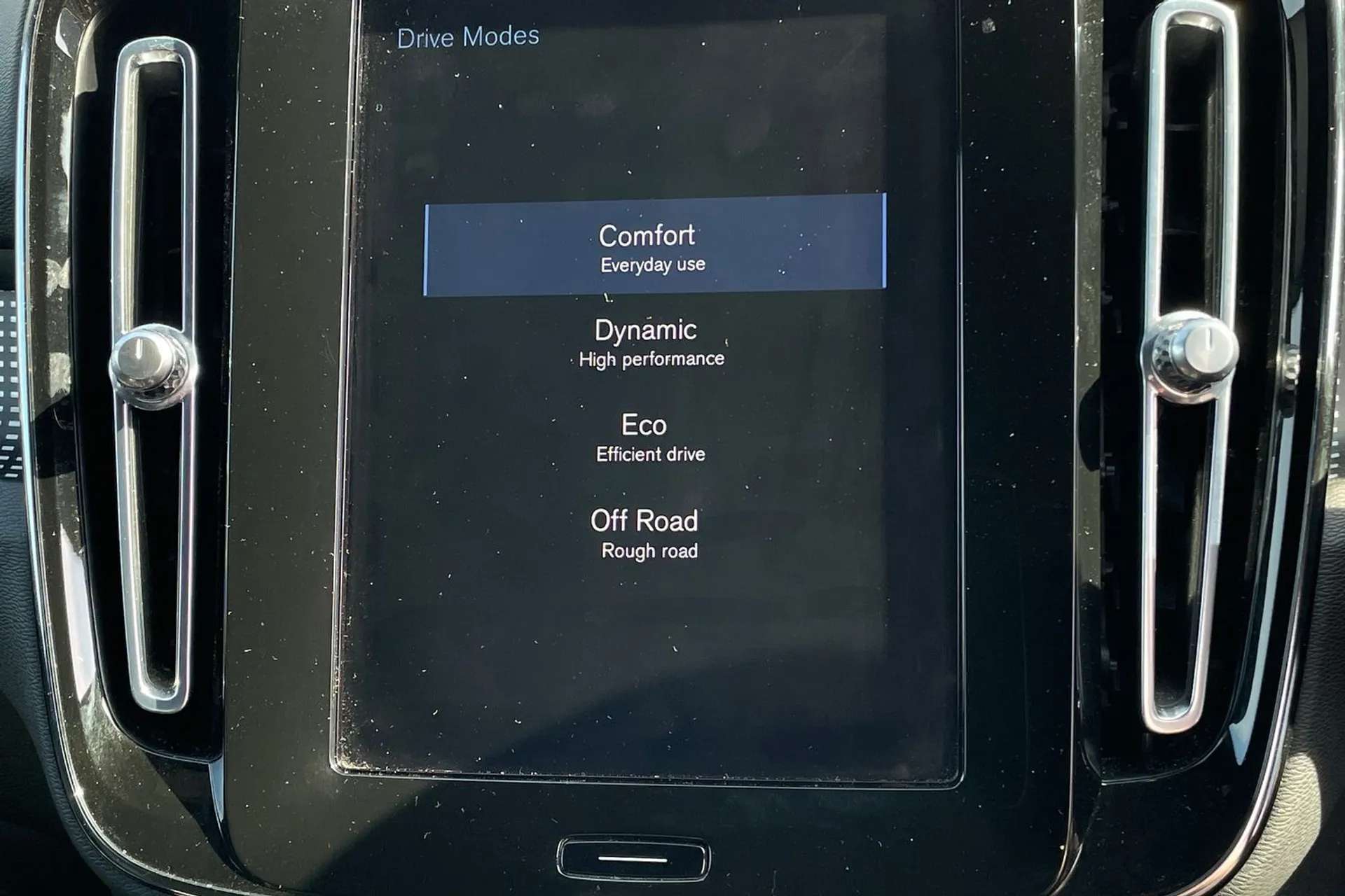 2020 VOLVO XC40 2020 VOLVO XC40