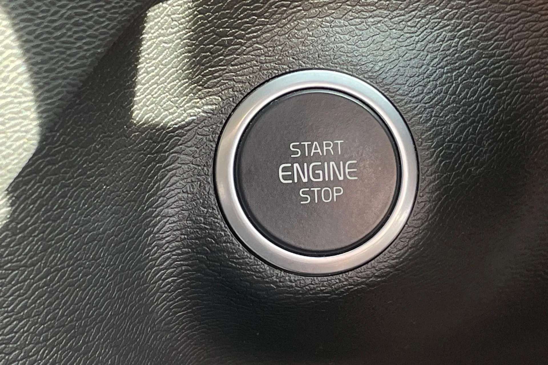 2020 VOLVO XC40 2020 VOLVO XC40