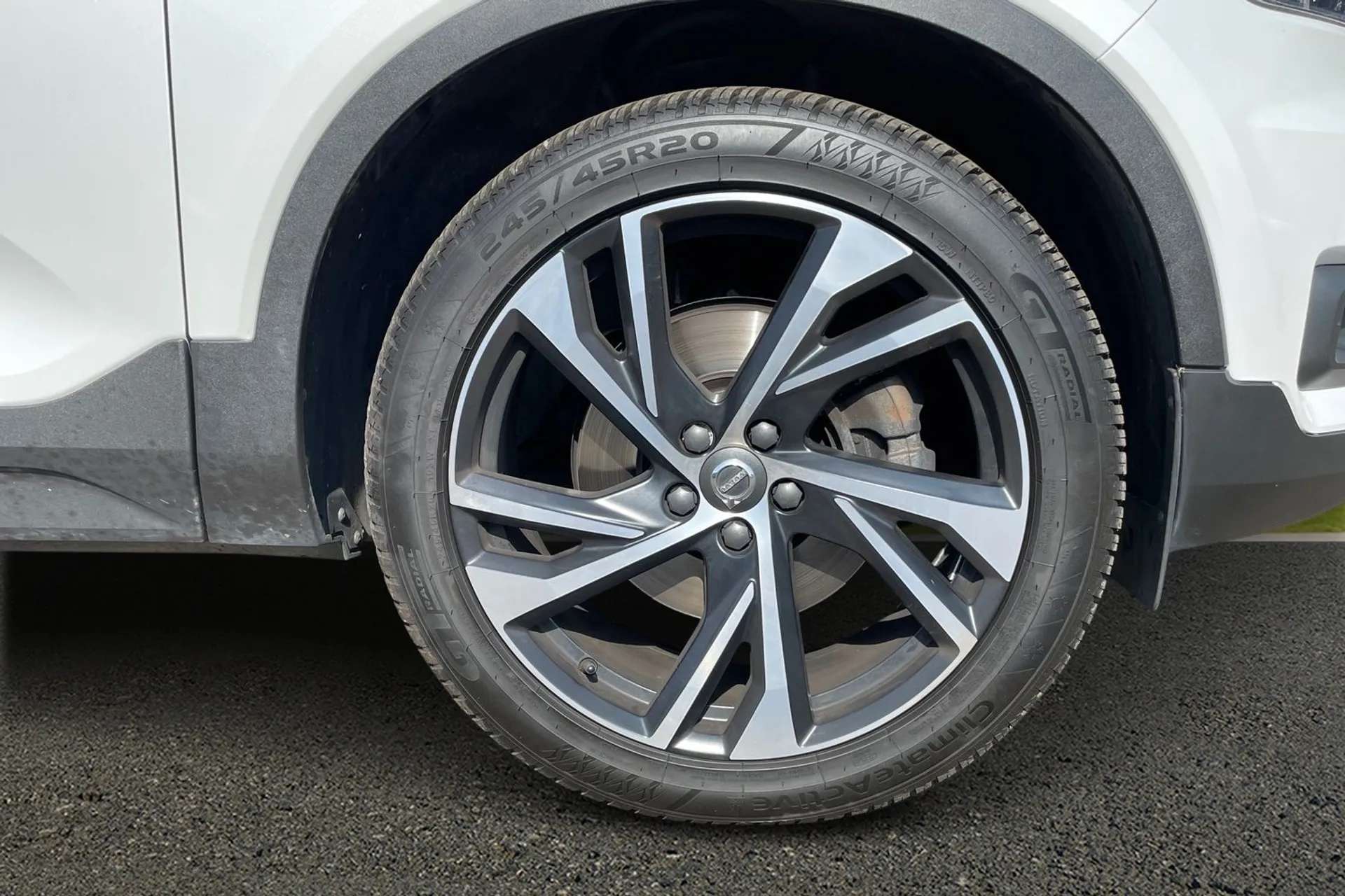 2020 VOLVO XC40 2020 VOLVO XC40