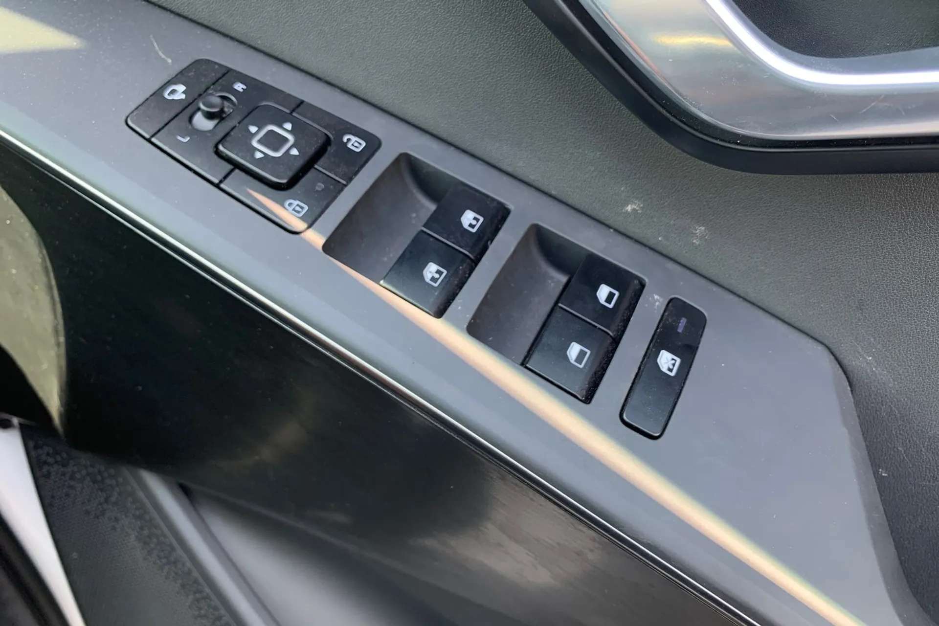 2023 KIA NIRO 2023 KIA NIRO