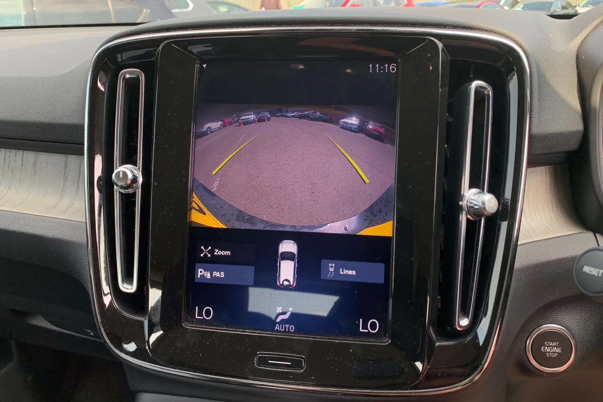 2019 VOLVO XC40 2019 VOLVO XC40