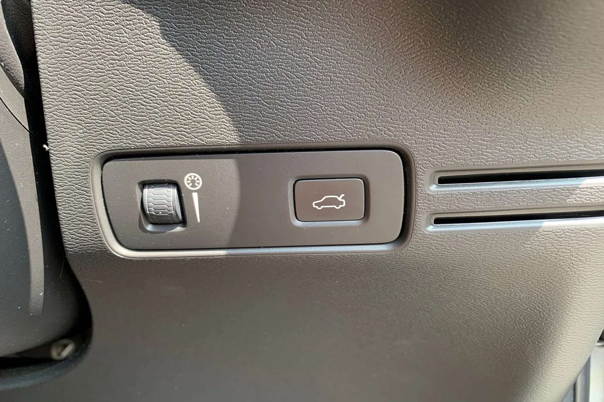 2019 VOLVO XC40 2019 VOLVO XC40