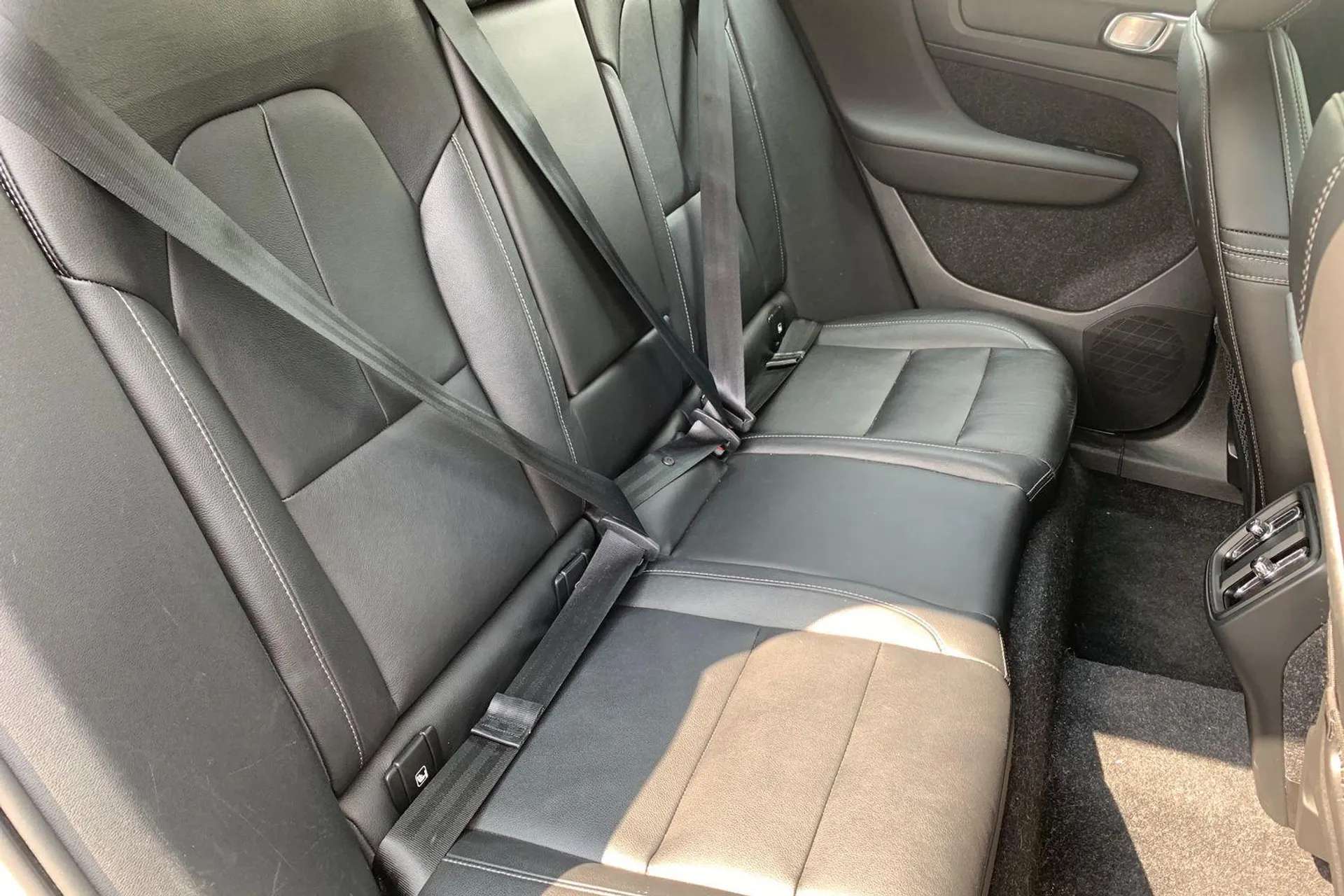 2019 VOLVO XC40 2019 VOLVO XC40